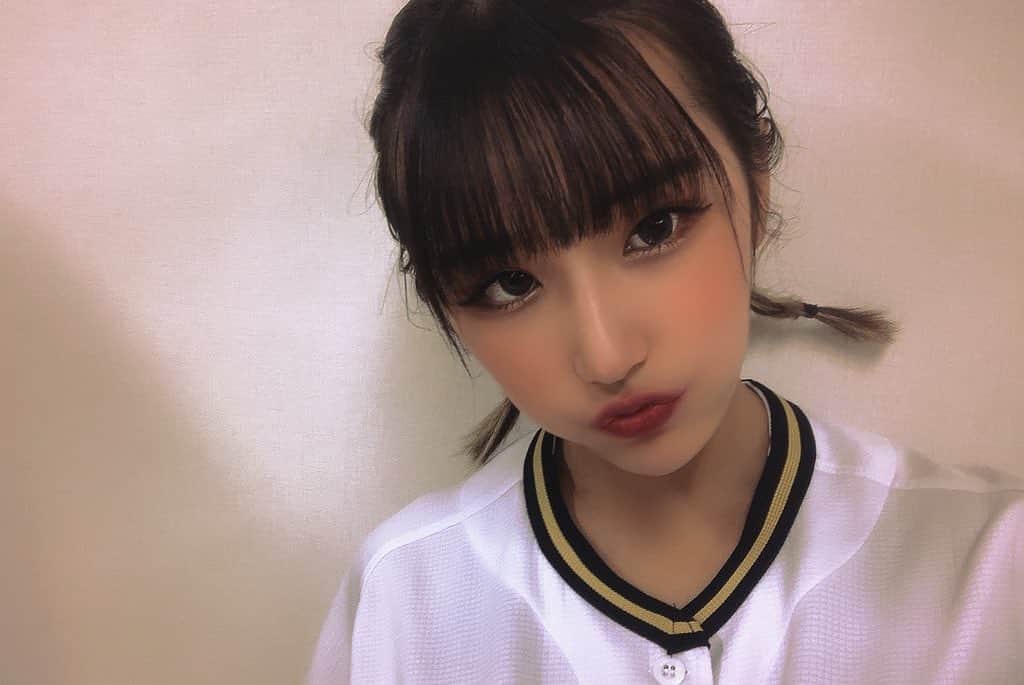 のインスタグラム：「﻿ ﻿ ﻿ ﻿ ﻿ ﻿ 明日から3連戦よろしくお願いいたします🥺﻿ ﻿ ﻿ ﻿ オヤスミナサイ！﻿ ﻿ ﻿ ﻿ ﻿ ﻿ ﻿  #Bs2020 #buffaloes #ORIX #bsgirls #moeka_357 #moeka #bsg #orixbuffaloes #얼짱 #좋아요그램 #일상 #패션 #코디 #일상룩 #赞 #粉我 #漂亮 #얼짱 #셀피 #한국여행 #オルチャン #얼스타그램　#카페스타그램  #ハイトーンヘア #韓国メイク #韓国ヘアー #オルチャンメイク  #おしゃれさんと繋がりたい #kpop #オルチャンヘア #タンバルモリ」