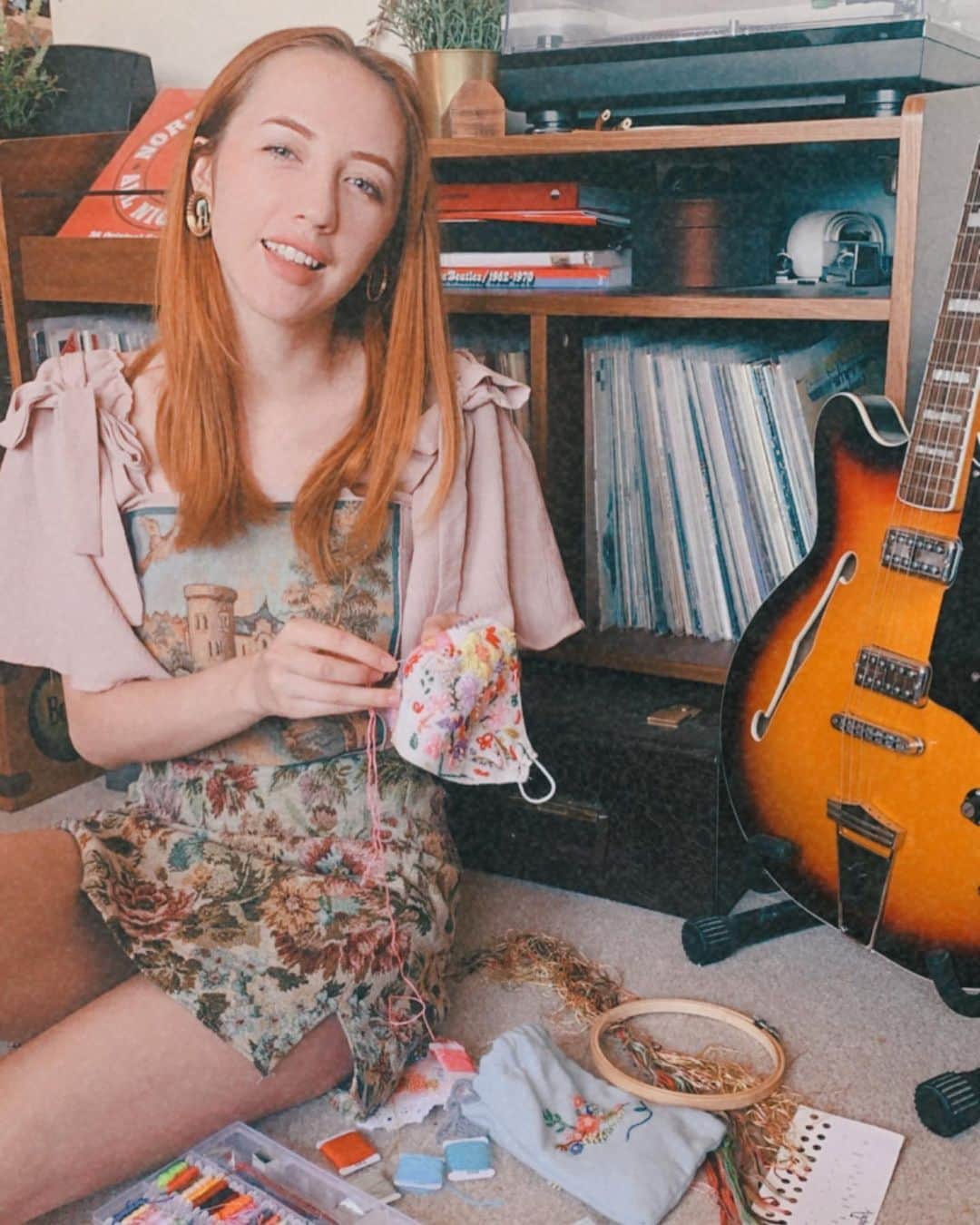 ベッキー・クルーエルのインスタグラム：「#ad since it’s recycling week, my footprint on the planet is on my mind, and I’m often considering how we can make recycling easier and more accessible - reusing items beyond ‘single use’ is key. Like here, I’m sewing my own face mask to help cut down on disposables - and the plastic wrappers that they come in!⁣ ⁣ But plenty of things still aren’t being produced in this way and so roadside recycling is key. I’m grateful every week for our roadside recycling collection team - I don’t think these heroes get enough credit for this essential work they do every week across the country. ⁣ ⁣ If you make more conscious choices about the plastics and products you choose to bring home, you can reduce the load needed to be recycled. We are all learning together!  #TogetherWeRecycle #RecycleWeek @recyclenow_uk」