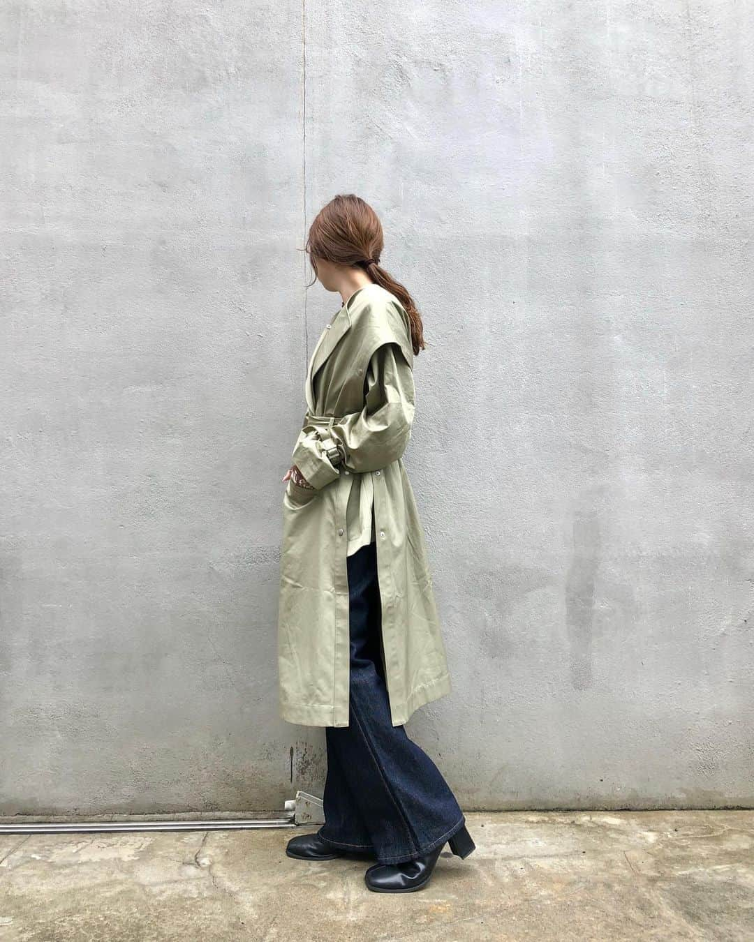 miho uesugiさんのインスタグラム写真 - (miho uesugiInstagram)「🧥3wayの着回しを載せました。  ㅤㅤㅤㅤㅤㅤㅤㅤㅤㅤㅤㅤㅤ すっかり寒くなって、アウターが急に必要になり焦りますね…！ 気温によって、気分によって、着方のバランスを変えられるマルチウェイコートです。 スタッフに支持される理由がわかります。 私は、かっちりし過ぎず抜け感あるオリーブ派です。  ㅤㅤㅤㅤㅤㅤㅤㅤㅤㅤㅤㅤㅤ #Kastane」9月24日 23時35分 - uepoooning