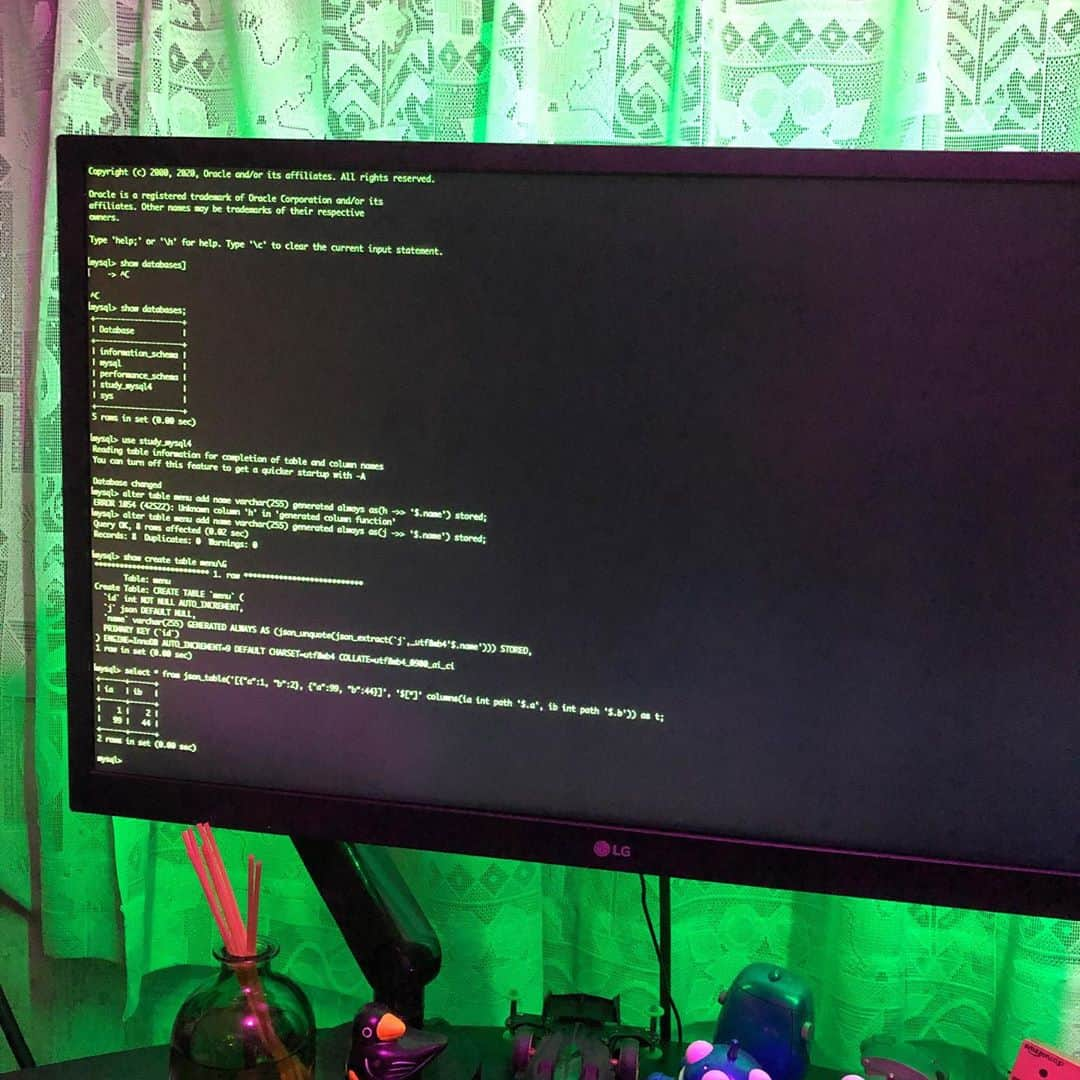 yukawaさんのインスタグラム写真 - (yukawaInstagram)「. MySQL8.0をさらに突っ込んでおべんきょ&開発環境少しだけ構築したで(°д°) . . . 構築といっても、MAMP使わずにMacの中のApacheでローカルにサーバ立ち上げて、Homebrewで入れたMySQLとPHPとか直接使えるよにしただけやけどʕ•̫͡•ʔ<- #専門用語多すぎ . . . いらんAPPも減って、ちょっとだけマシンの中がスッキリ(°∀°) まぁ、自己満足やけどww . . .  #千里の道も一歩から  #好きこそ無敵 #知識  #知識という名の立派な靴を履こう  #プログラミング #programming #mysql  #terminal #ターミナル #command #コマンド #database #photography  #instapic #写真 #ファインダー越しの私の世界  #100daysofcode  #mac #macbook #悪戦苦闘 #pc #photography  #写真 #写真好きな人と繋がりたい  #ファインダー越しの私の世界  #プログラミング女子  #プログラミング男子」9月24日 23時47分 - takeshi.yukawa