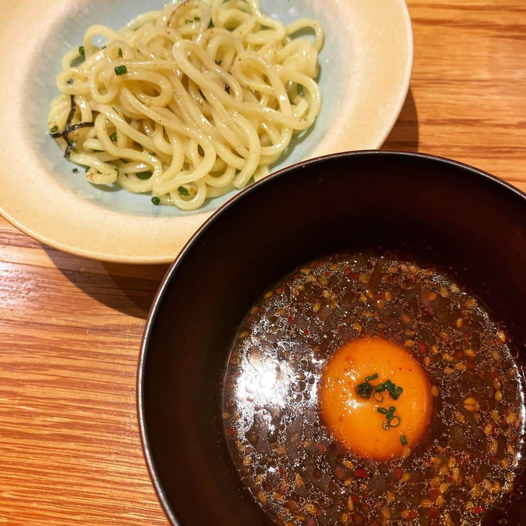 西山茉希さんのインスタグラム写真 - (西山茉希Instagram)「生まれた日、 みんな平等にありがとうの日。 出逢えた人、 みんな何かを与えてくれた人。  #おめでとう #ありがとう #乾杯  美味しいお肉を食べNight。 店主夫妻のポカポカな愛を添えて。  #俺流祝福 #変化と不変  今歳も、 君に幸あれ。  #ビールグラスがセクシーだった #憧れた #完  みんな笑ってた。 嬉しかった。 ぐないです。」9月24日 23時52分 - maki.nshiyama50