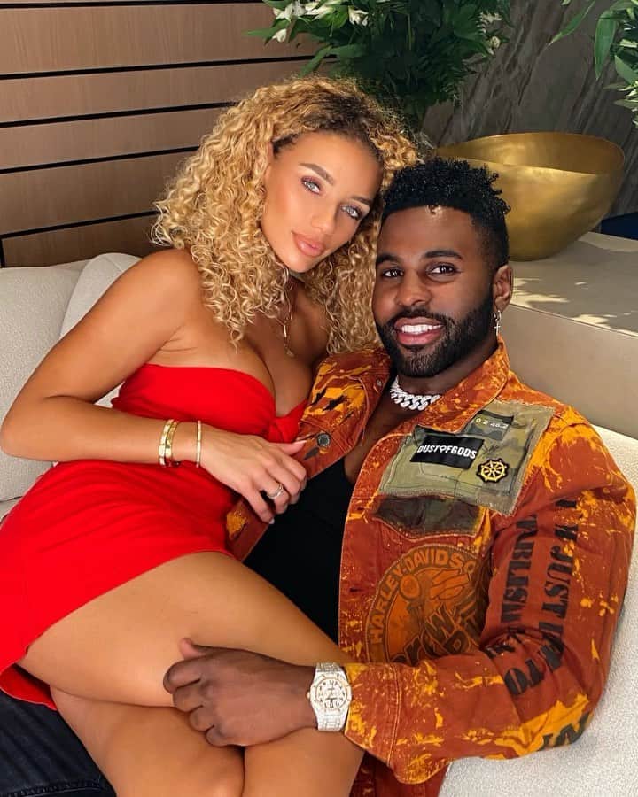 ジェイソン・デルーロのインスタグラム：「My lover, my best friend was born on the same day as me. I spent my whole celebrating myself, now all I wanna do is celebrate you! Happy Bday baby! @jenafrumes」