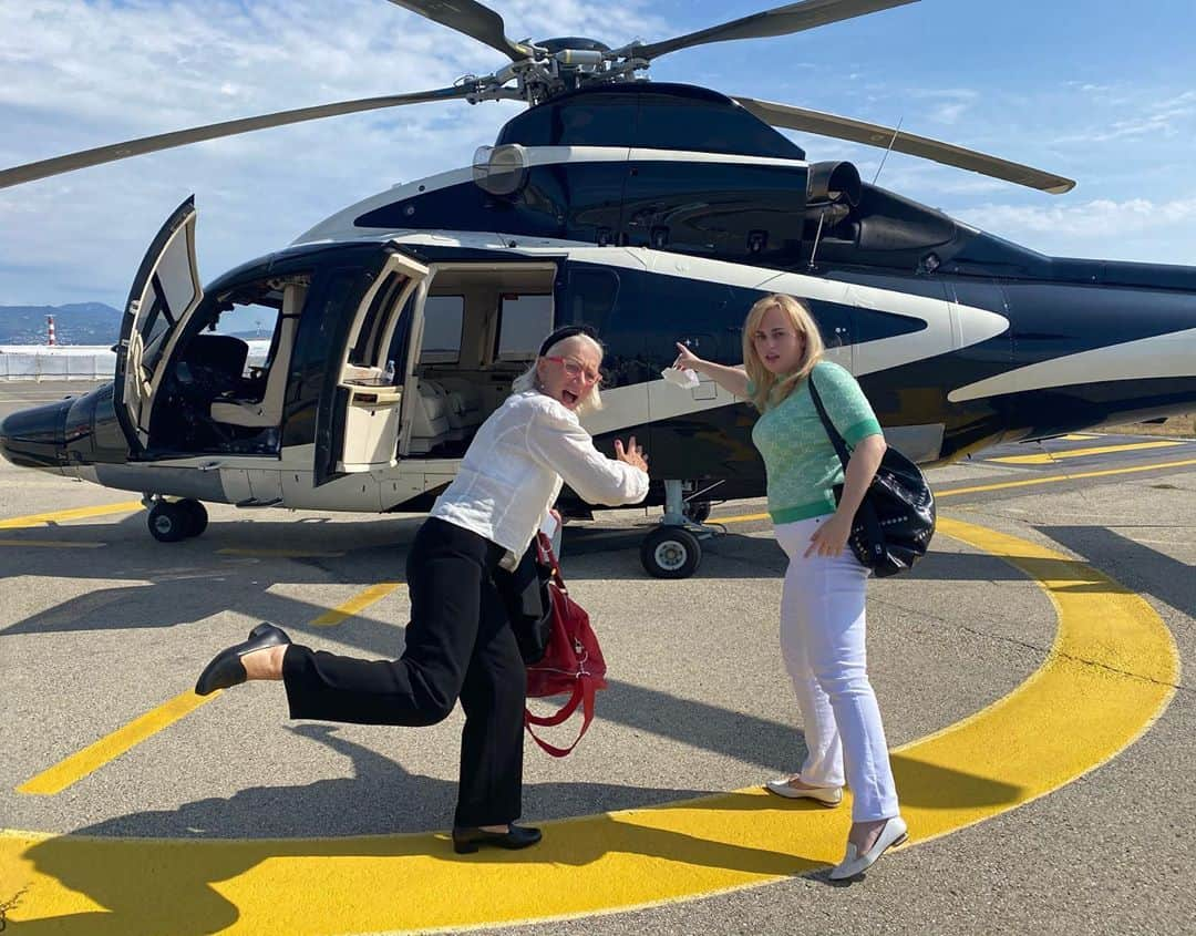 レベル・ウィルソンさんのインスタグラム写真 - (レベル・ウィルソンInstagram)「Quick Helen, get to the chopper! #TeamMonaco」9月25日 0時22分 - rebelwilson