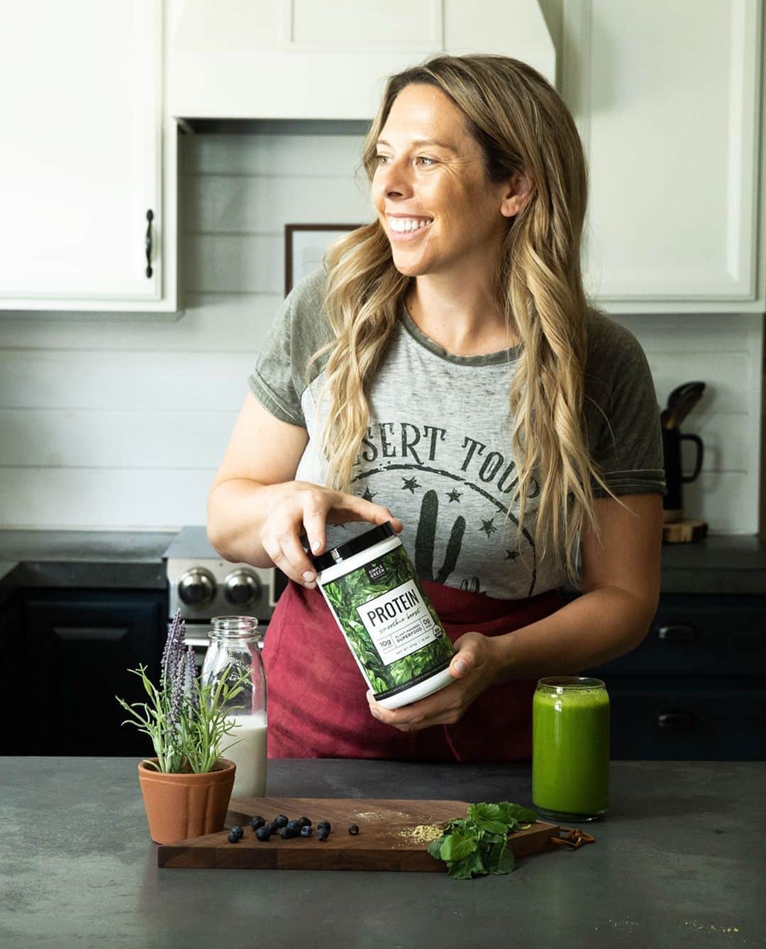 Simple Green Smoothiesさんのインスタグラム写真 - (Simple Green SmoothiesInstagram)「FLASH SALE! ⚡ Join the 21-Day Cleanse 🍂 + get 25% off Protein Smoothie Boost! 🍃⁠ ⁠ ⁠ Join the 21-Day Cleanse and get 25% off our organic, top-rated plant based protein powder. You can use Protein Smoothie Boost in all 21-Day Cleanse smoothie-approved recipes to get an additional 10 grams of protein to help you build muscle, burn fat and stay full until lunch. ⁠ ⁠ Yep, it's that clean of a protein powder! Just 3 organic plant-based ingredients to nourish your body.⁠ ⁠ 1. Add Fresh Start: A 21-Day Cleanse to your cart⁠ 2. Add Protein Smoothie Boost to your cart⁠ ⁠ At checkout, use discount code: cleanse25⁠ ⁠ Order asap to make sure it comes in time for the live community cleanse that starts in 10 days— you're gonna love this event so much!!!⁠ ⁠ Click @simplegreensmoothies to learn more!⁠ ⁠ https://simplegreensmoothies.com/21-day-cleanse」9月25日 0時42分 - simplegreensmoothies
