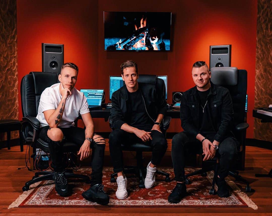 SICK INDIVIDUALSのインスタグラム：「Knowing each other for over 7 years! 🔥 Playing the biggest festivals together and meeting all around the world, but now for the first time on a musical level 🎶 Make sure you check out our brand new collaboration with @nickyromero ! A track to remember! 🙏🏻」
