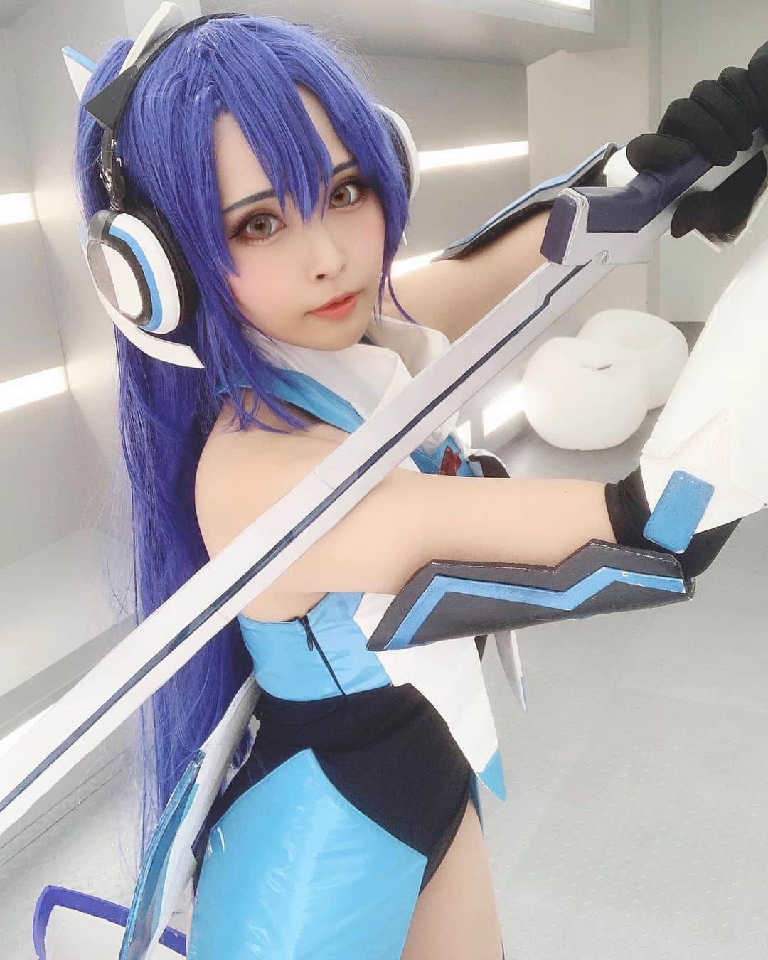 天音ありぃのインスタグラム：「#コスプレ #コスプレイヤー #シンフォギア #風鳴翼 #symphogear #kazanaritsubasa #symphogearcosplay  #cosplay  #cosplaygirl  #cosplayer #worldcosplay #otakuworld #animegirl #animecosplayer #animecosplay #japanesecosplayer #japanesecosplay」