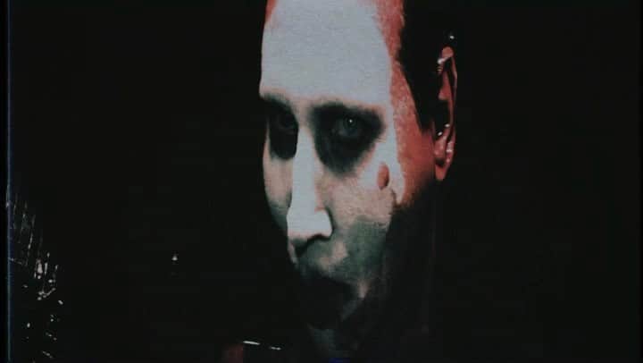 マリリン・マンソンのインスタグラム：「DON’T CHASE THE DEAD Starring Marilyn Manson, Norman Reedus @bigbaldhead and @lindsayusichofficial  Directed by @travis_shinn (Link in bio)」