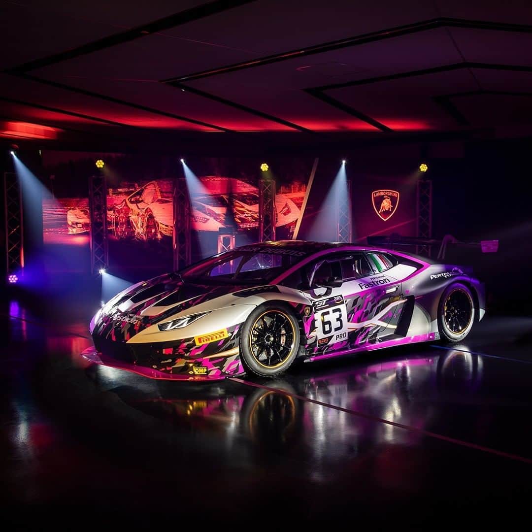 ランボルギーニのインスタグラム：「After five international qualifiers throughout the summer, the Grand Final of The Real Race will crown the winner of this year’s Lamborghini Esports competition. Tune in at 20:30 CEST today to watch the 12 finalists race head to head on two world-renowned tracks of your choice, Barcelona and Mount Panorama.  #Lamborghini #LamborghiniEsports」