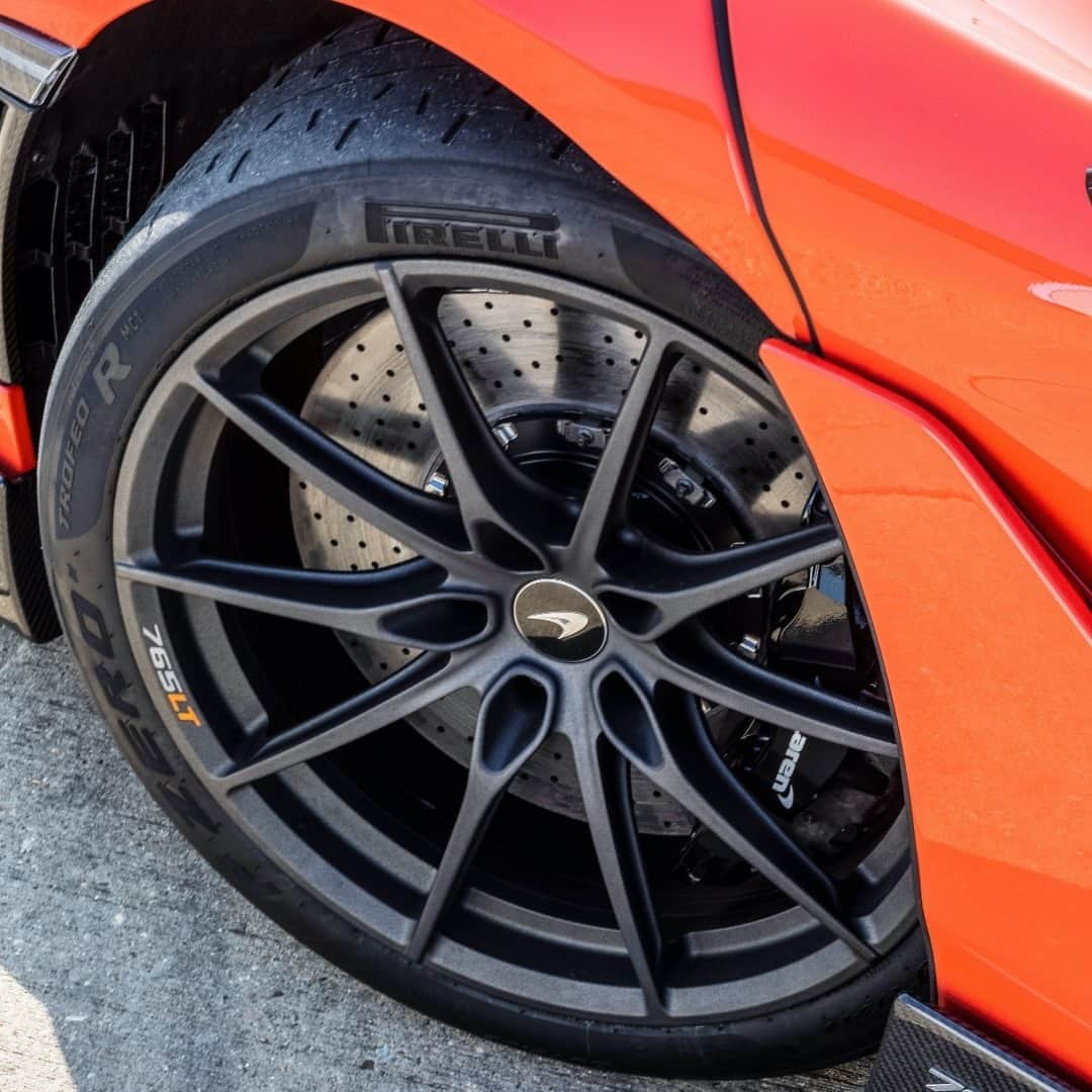 McLaren Automotiveさんのインスタグラム写真 - (McLaren AutomotiveInstagram)「On every corner, camber and surface, the specially developed @Pirelli P Zero™ Trofeo tyres allow you to explore cornering speeds beyond the conventional limits  #ThePerfectFit」9月25日 1時25分 - mclarenauto