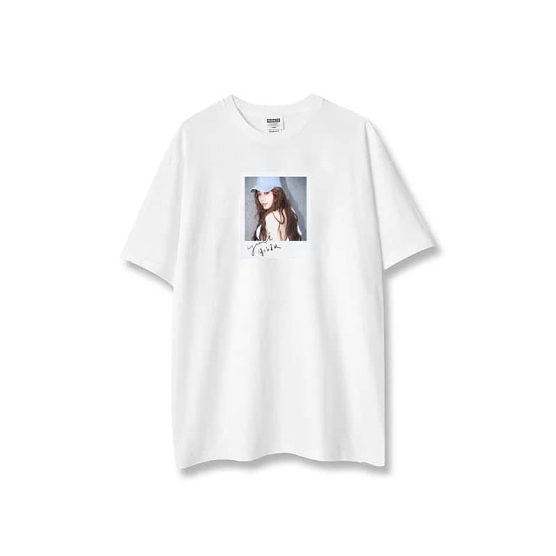 Yuriさんのインスタグラム写真 - (YuriInstagram)「2020 Yuri PhotoTEE 預購最後一天！ 即將在9/25晚上24:00關閉表單啦～還沒填寫表單的趕快趕在表單關閉去填！並記得最晚在10/10之前完成匯款！ （匯款完成才會收到匯款完成確認信）🙆🏻‍♀️ - 幾點更新大家要注意唷⚠️ 因為版型偏大很多人詢問有沒有S號，所以多開放了一個尺寸給大家！（比較寬鬆oversize感覺，版型偏大，XL相當於一般2XL)，有附上尺寸表，建議要看一下喔！ 已填表單想更換的，可以回信到收到訂購確認信的信箱～ - ✨預購的人將會有六位幸運鵝 能隨機獲得拍攝當天的簽名拍立得  預購表單👇🏻（主頁有連結） https://forms.gle/rsHcXquTnH6EFtG28」9月25日 1時37分 - xx15995