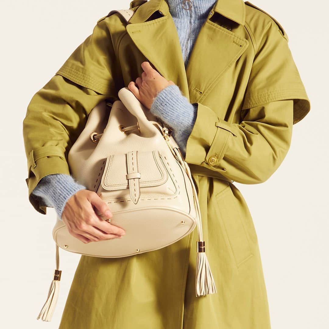 ランセルさんのインスタグラム写真 - (ランセルInstagram)「Chapter 5: The fabulous fate of the bucket bag.  ••• Chapitre 5 : Le fabuleux destin du sac seau. Retour en arrière sur l’histoire d’un it-bag. #Archives #OnceUponATime #Lancel」9月25日 1時54分 - lancelparis