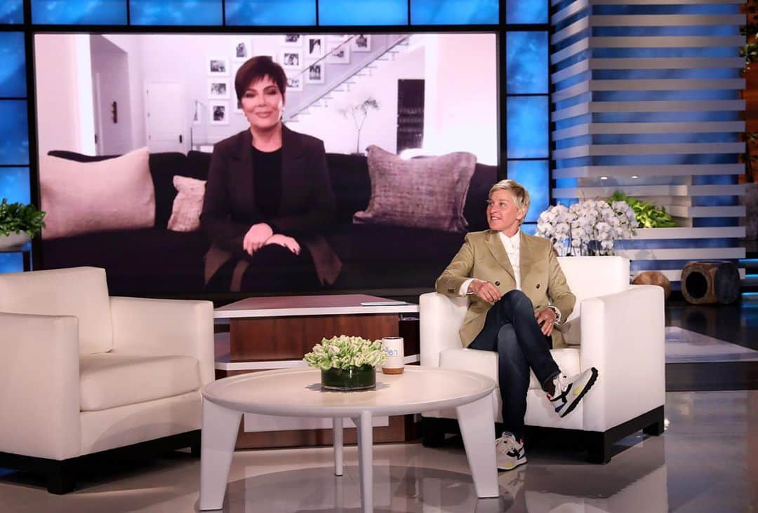 クリス・ジェンナーさんのインスタグラム写真 - (クリス・ジェンナーInstagram)「Tune into the new season of The Ellen Show today at 3pm pt to watch me catch up with Ellen! So happy to have you back @theellenshow and can’t wait to watch the new season! #LoveYouEllen #TheEllenShow ❤️」9月25日 2時14分 - krisjenner