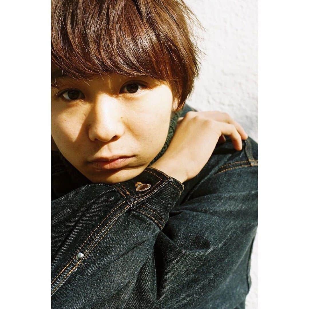 須賀健太のインスタグラム：「今日よる20時にYouTubeに集合！  SUPER BEAVER『自慢になりたい』 MVプレミア公開。」