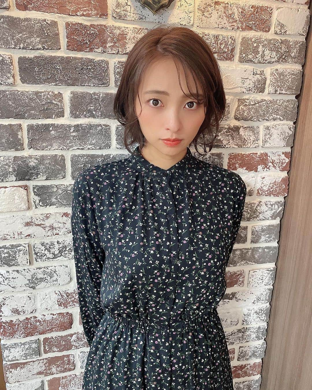 水崎綾女さんのインスタグラム写真 - (水崎綾女Instagram)「色味完成‼︎ くすんだ感じが出て嬉しい〜💛秋っぽいよーlove💛 * * @meg_kodama  @littlexsalt  #meg_arrange  #hairstyle #haircolor #💇‍♀️ #ヘア #ヘアカラー #ヘアーアレンジ #美容院 #美容室 #渋谷 #リトルソルト渋谷」9月25日 12時24分 - misakiayame