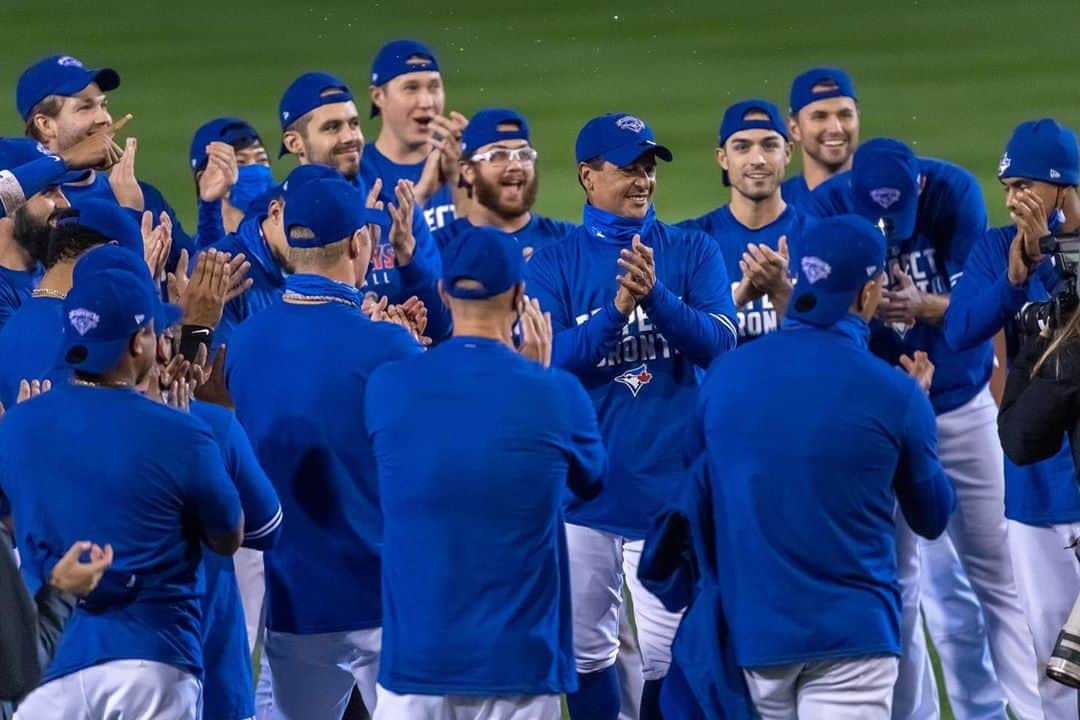 トロント・ブルージェイズさんのインスタグラム写真 - (トロント・ブルージェイズInstagram)「This. Team. 💙 #WeAreBlueJays」9月25日 12時41分 - bluejays