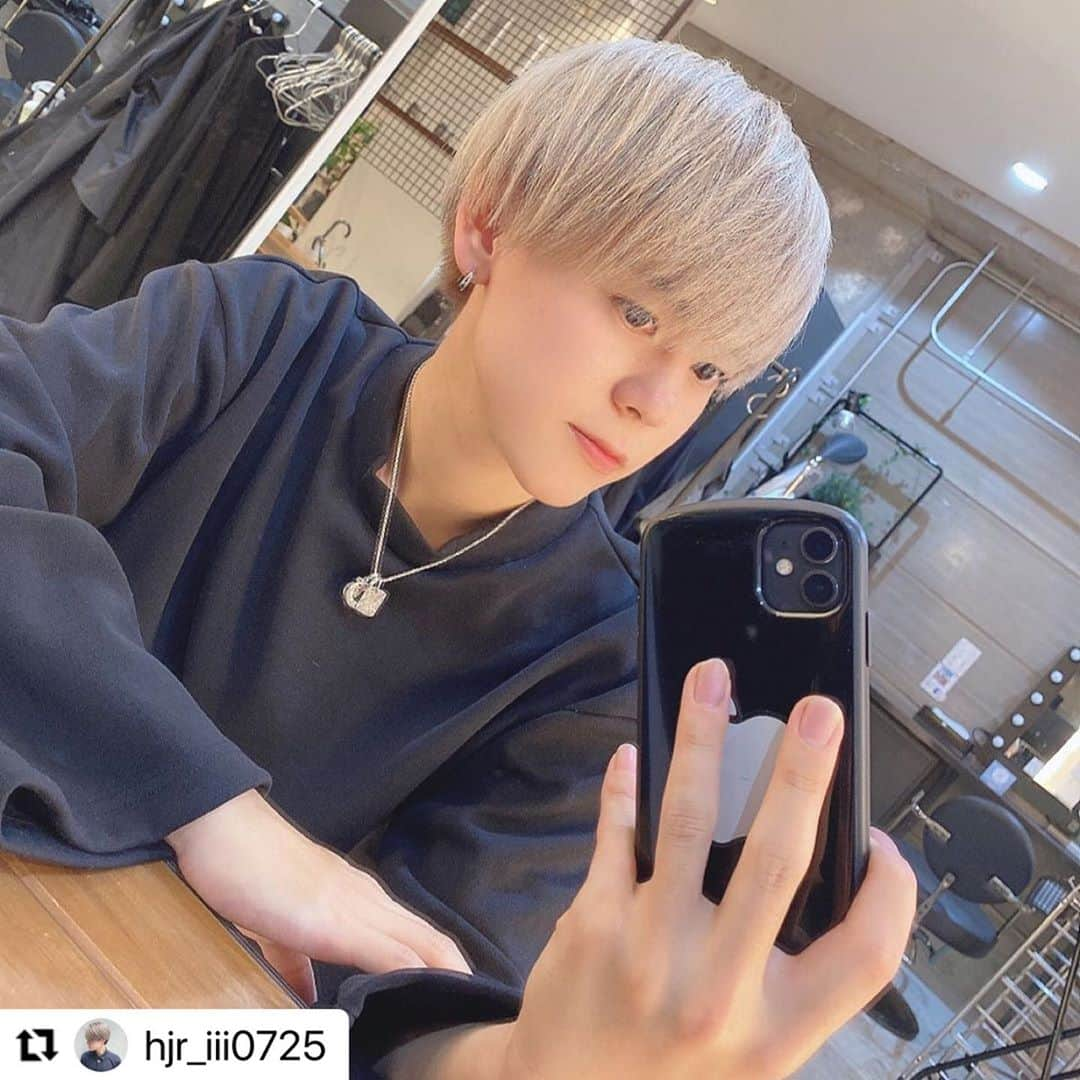 Hairsalon BREEN Tokyoのインスタグラム：「🌈 3ヶ月ぶりに前髪作りました！ ・ 毛量直毛お化けから解放されて若返りました😁 ・ ありがとうございました！ @kaho_anazawa @airi_london  ・ 9月ももう少しで終わりですが10月からもお待ちしております🙇‍♂️   #マッシュ #マッシュ男子  #ウルフ #マッシュウルフ #襟足 #襟足長め #襟足育成中  #ファッション #おしゃれさんと繋がりたい  #フォローミー  #カット #カラー #カットモデル募集 #カラーモデル募集 #原宿 #原宿美容師」