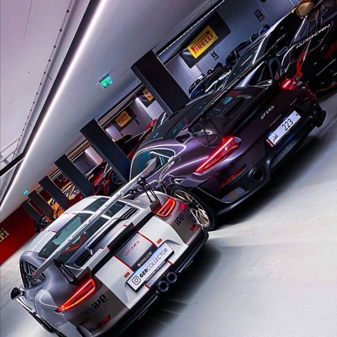 CarsWithoutLimitsさんのインスタグラム写真 - (CarsWithoutLimitsInstagram)「Vesuvio Metallic Porsche #GT2RS Photos @abdyessine  Owner @gercollector  #carswithoutlimits #porsche」9月25日 12時43分 - carswithoutlimits