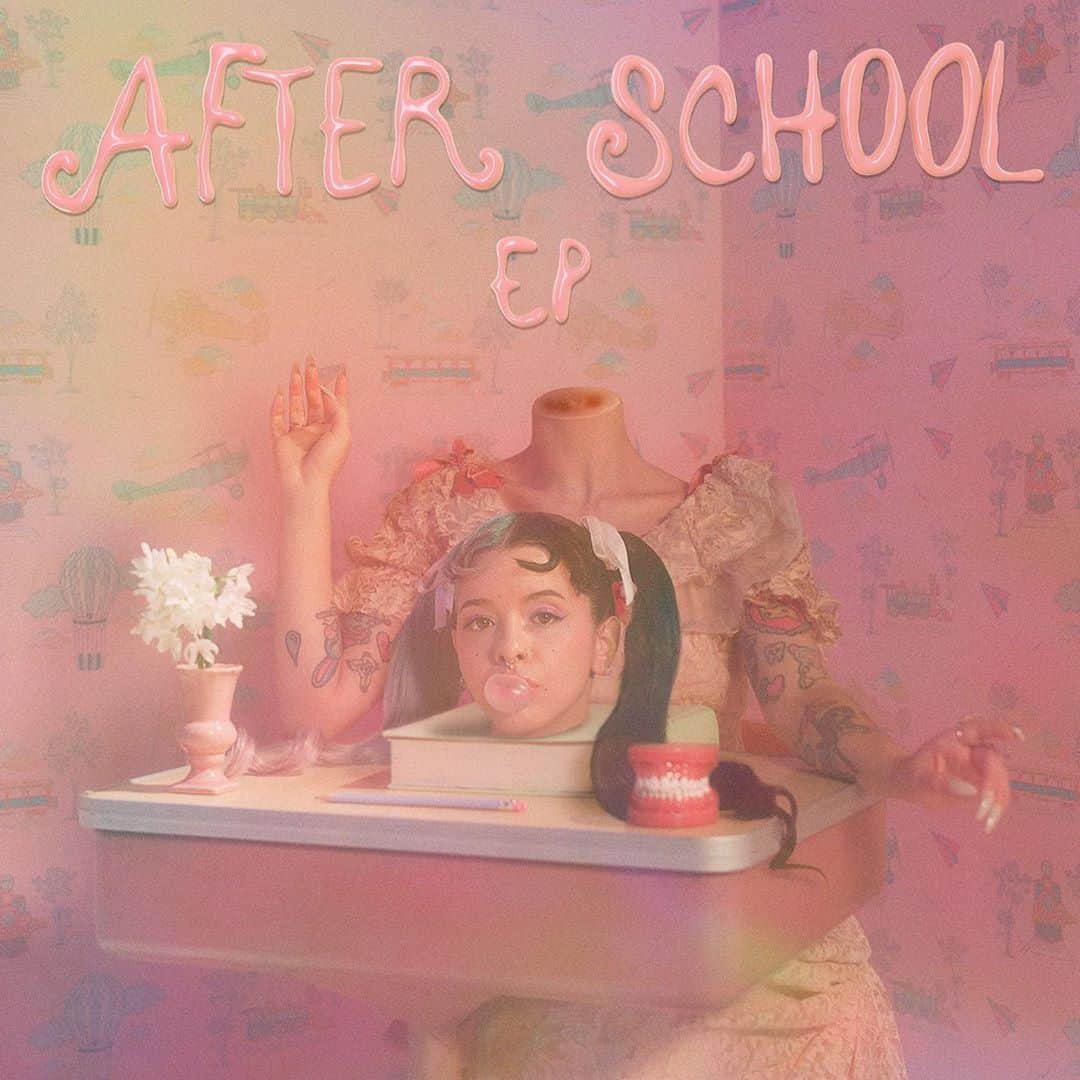 のインスタグラム：「I’ve been working on the After School EP since 2017. Over the course of these 3 years I’ve learned a lot and each of the songs act as a marker/screenshot for a certain emotion/lesson I was dealing with. 💗Notebook is a very emotionally raw breakup song from 2017 about setting boundaries after being taken for granted. (Queen of swords energy) 💗Test me is a song about accepting the challenges of life as tests from the universe that build strength and wisdom. It is also about understanding that your experiences in life/school teach you more than the actual classes themself. (Strength Energy) 💗Brain & Heart is about the importance of being balanced in your decision making. Using an equal amount of logic & emotion. (Temperance Energy) 💗Numbers is about feeling underpaid and overworked In a system that treats you like you’re disposable. (10 of wands Energy) 💗Glued is about attachment/detachment. When you’re completely attached you have the potential to get hurt but you are able to feel the depth of love. When you’re detached you save yourself from potential hurt but never get to feel that level of love. (Devil/Lovers Energy) 💗Field Trip is a more personal song about some of the intricacies of who I am as a human. Being an empath, a life path 11 (bridge between the divine and the material) The duality of my Triple Taurus and triple Scorpio placements. The contrast between what my mother was going to name me when I was in the womb ( katarina- pure light) and what she ended up naming me the minute I was born (Melanie - darkness) and also a reminder that whatever imaginary box people put me in I will always find a way out. (Empress Energy) 💗The Bakery is a song about unenthusiastically working at a bakery in high school because I needed to make money to invest into my art and my music. (8 of pentacles Energy)  💗LINK IN BIO💗GO STREAM IT💗 SHARE IT 💗 AND LEMME KNOW WHICH IS YOUR FAV💗」