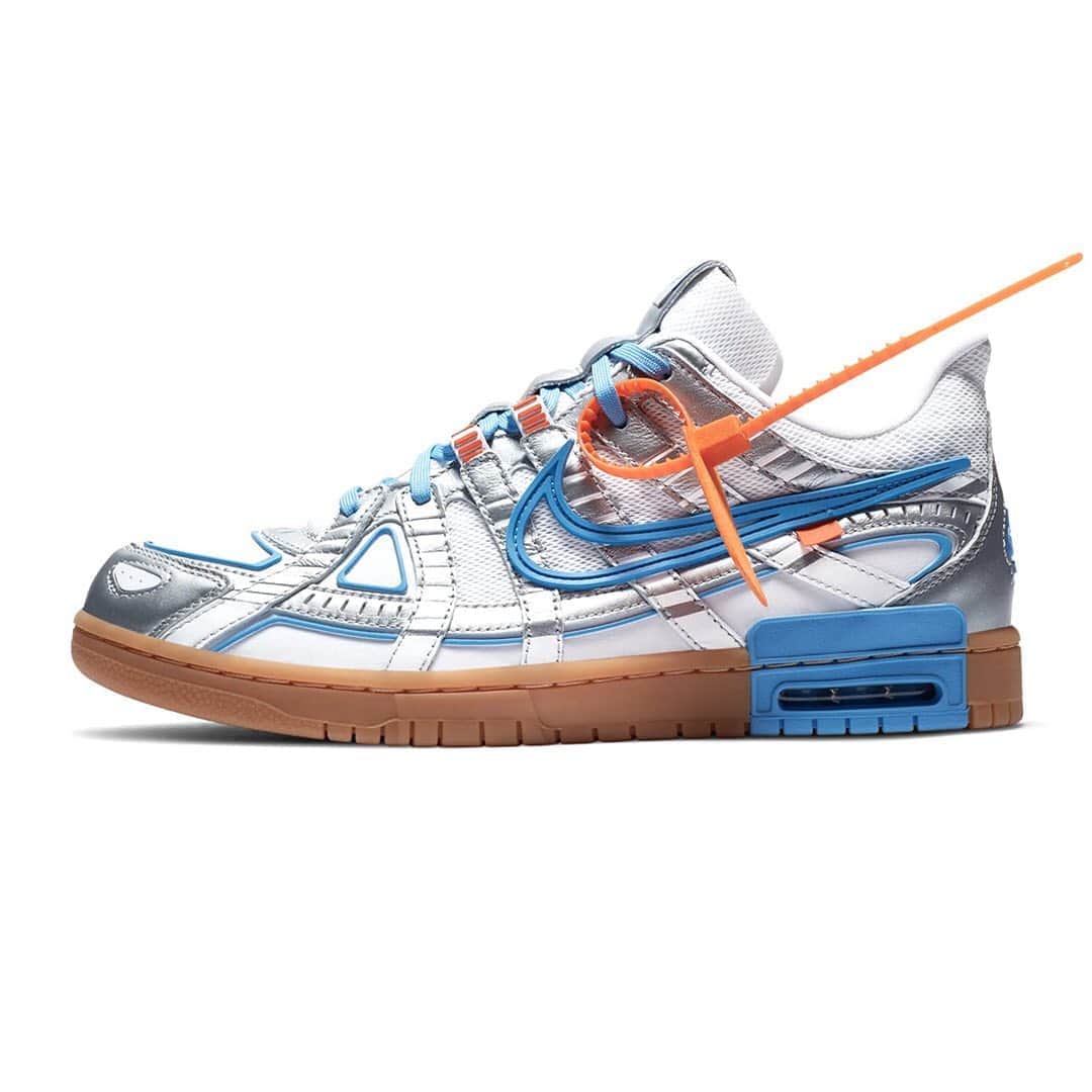 HYPEBEASTさんのインスタグラム写真 - (HYPEBEASTInstagram)「@hypebeastkicks: Here's an official look at the @off____white x @nike Air Rubber Dunk "University Blue." The Air Rubber Dunk is an entirely new Nike sneaker co-created by @virgilabloh. It combines elements of the SB Dunk and the P-6000, and in this iteration, it also references one of the iconic Air Jordan colorways. It’s a busy shoe with a whole host of elements coming together to create a multi-textured and multicolored upper fusing skate, basketball, and archival Nike design cues. Pick up a pair on October 1 for $245 USD.⁠⠀ Photo: @end_clothing」9月25日 13時11分 - hypebeast