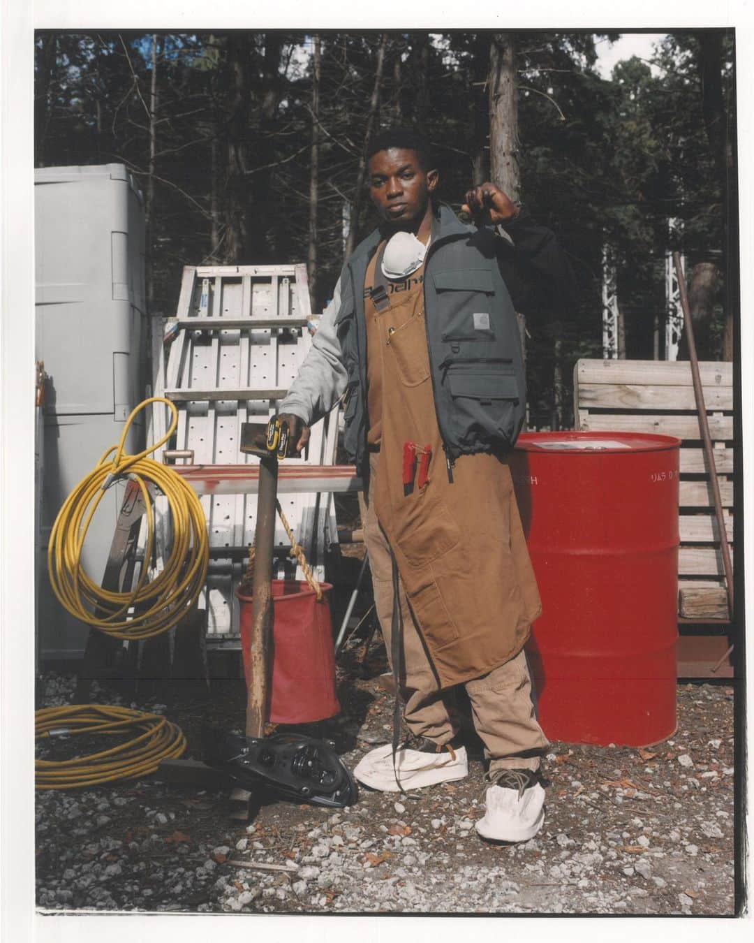 カーハートのインスタグラム：「﻿new line of work﻿ CARHARTT WIP﻿ ﻿ Silver No.9 @silvermag.jp ﻿ ﻿ Photo @hirokomatsubaraa﻿ Styling @anagooooo5﻿ Hair & Make-up @shinyakawamurashinyakawamura﻿ Edit @satorukomura ﻿ #silver #silvermagazine #carhartt」