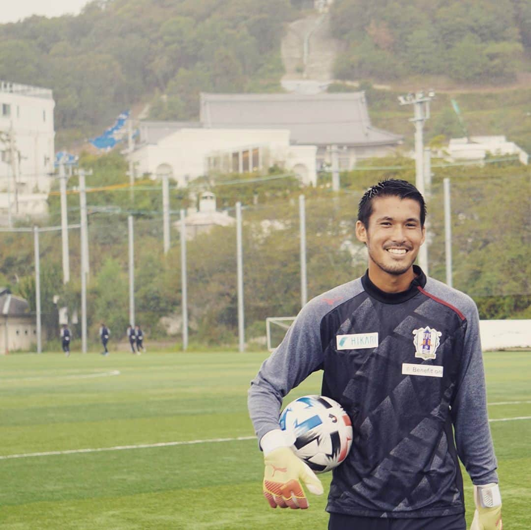 愛媛FCさんのインスタグラム写真 - (愛媛FCInstagram)「明日は #ツエーゲン金沢 戦⚽️✨  🗓9月26日（土）19時00分kickoff⚽️ 🆚#ツエーゲン金沢 🏟#ニンジニアスタジアム  シーズン折り返し一発目‼️ ひたむきに愛媛らしく戦おう👊  #Jリーグ #DAZN  #明治安田生命j2リーグ  #ehimefc  #ココロハトモニ12 #愛媛一丸 #1日1池田樹雷人」9月25日 13時15分 - ehimefc12