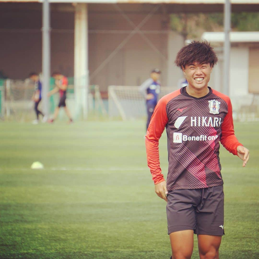 愛媛FCさんのインスタグラム写真 - (愛媛FCInstagram)「明日は #ツエーゲン金沢 戦⚽️✨  🗓9月26日（土）19時00分kickoff⚽️ 🆚#ツエーゲン金沢 🏟#ニンジニアスタジアム  シーズン折り返し一発目‼️ ひたむきに愛媛らしく戦おう👊  #Jリーグ #DAZN  #明治安田生命j2リーグ  #ehimefc  #ココロハトモニ12 #愛媛一丸 #1日1池田樹雷人」9月25日 13時15分 - ehimefc12