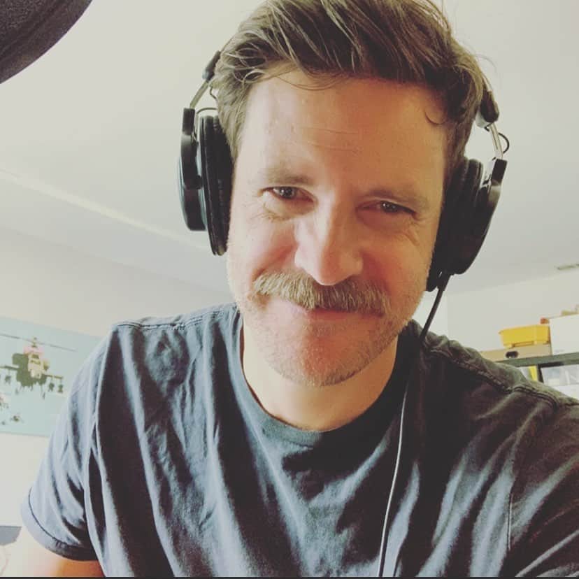 ブライス・ジョンソンのインスタグラム：「Missing my bad boy stache 👨🏼🎧」