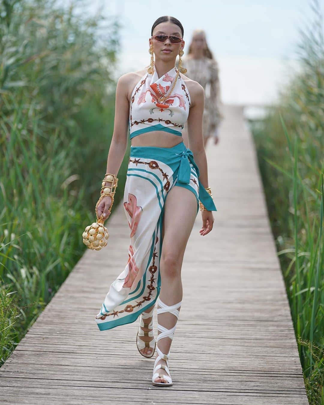 Fashion Weekのインスタグラム：「Wrapped up in @raisavanessa's Spring 2021 collection. Head to nyfw.com to check out the #NYFW September 2020 digital presentation.」