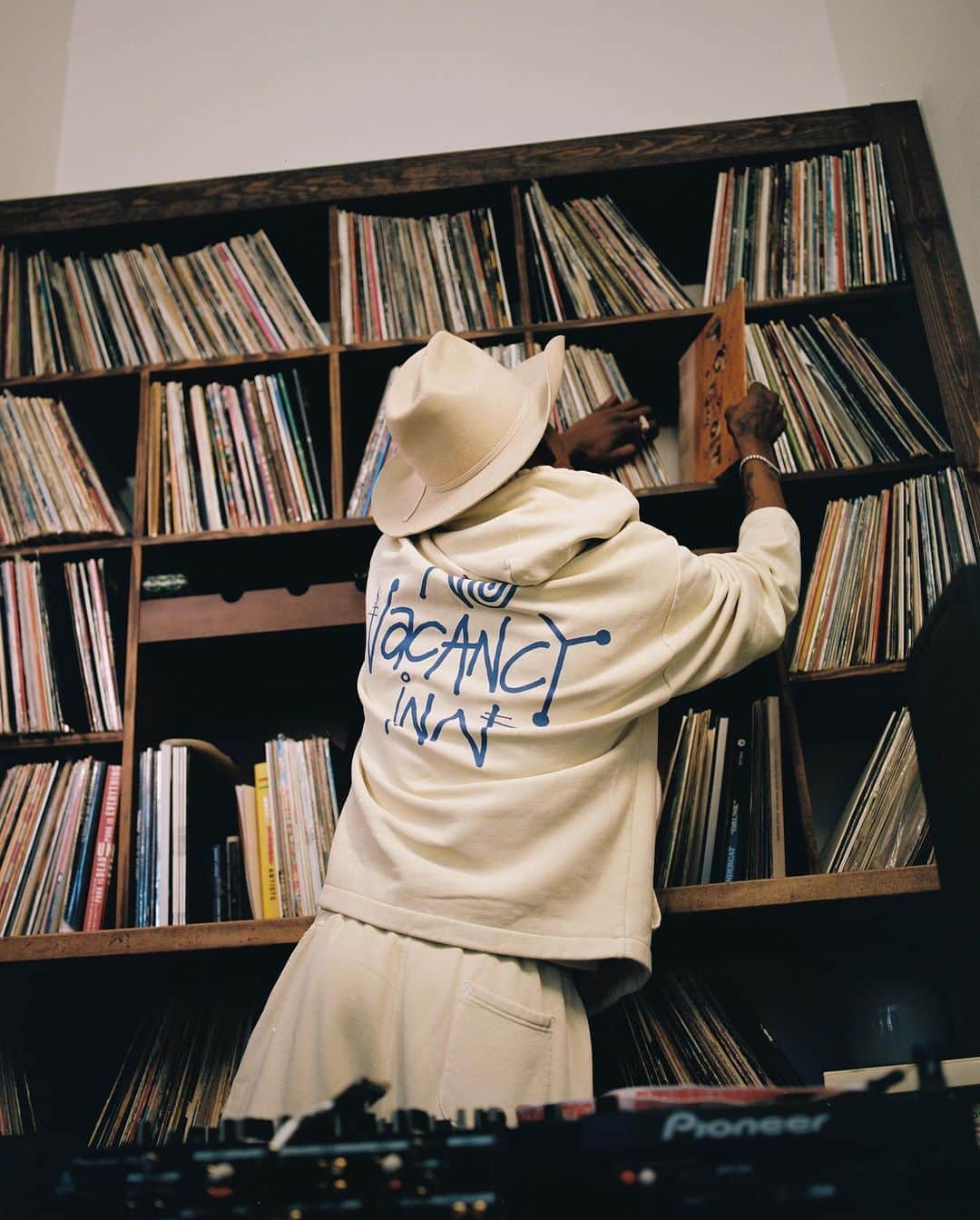 Stüssyのインスタグラム：「Stüssy & No Vacancy Inn, available tomorrow September 25th.」