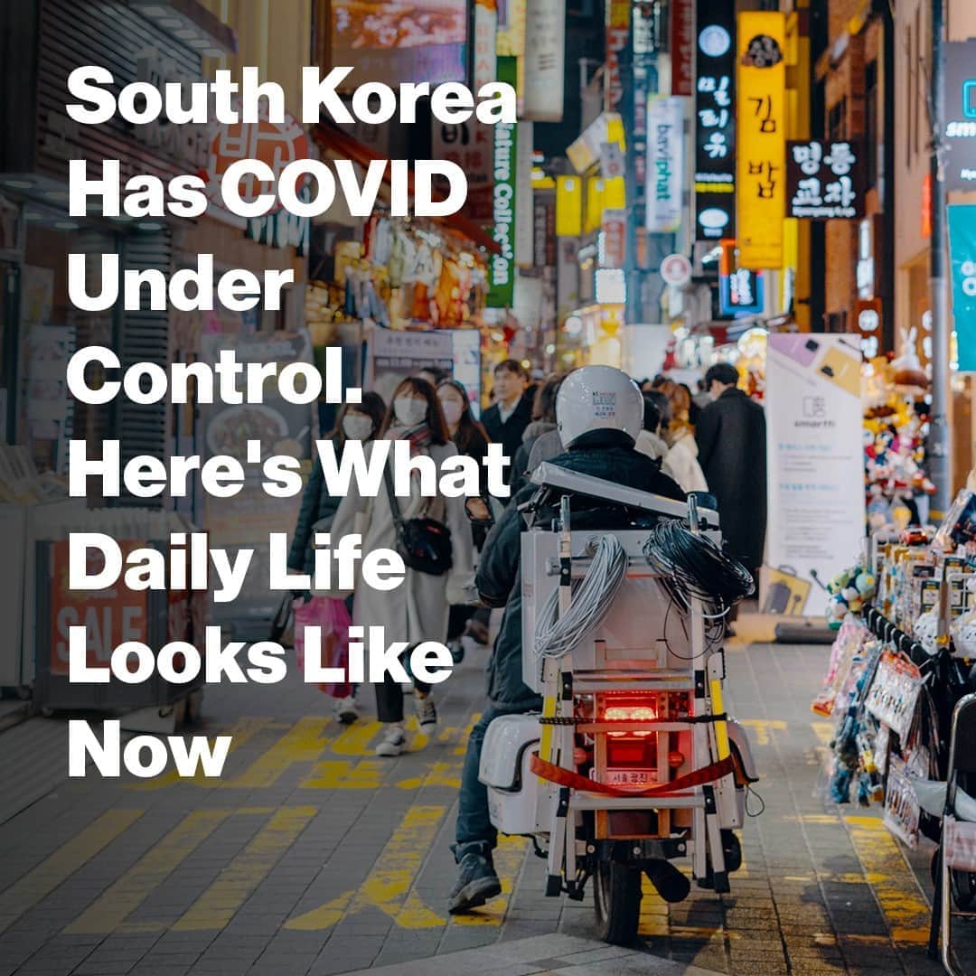 VICEさんのインスタグラム写真 - (VICEInstagram)「Though a COVID-19 vaccine remains elusive, the view of the global pandemic is pretty different depending on where you’re standing. Lives and norms in the United States have shifted dramatically in many areas since the first Americans tested positive for COVID-19 back in February, but the rest of the world isn’t struggling with COVID-19 in quite the same ways we are. For instance, under South Korea’s governmental guidance and safety measures, only 393 people have died from COVID-19. ⁠ ⁠ We spoke with Junhyup Kwon, a writer with VICE World News living in South Korea, about what life is like in a country where COVID-19 has been less of a challenge to control. ⁠ ⁠ He told us: "I think most people agree that the authorities are doing great, because they always try to give information transparently. Everyone likes Jung Eun-kyeong, the female leader of the health authority. She's like the hero of the whole country."⁠ ⁠ Link in bio. ⁠ ⁠ 📸: CHINH LE DUC VIA UNSPLASH」9月25日 6時55分 - vice