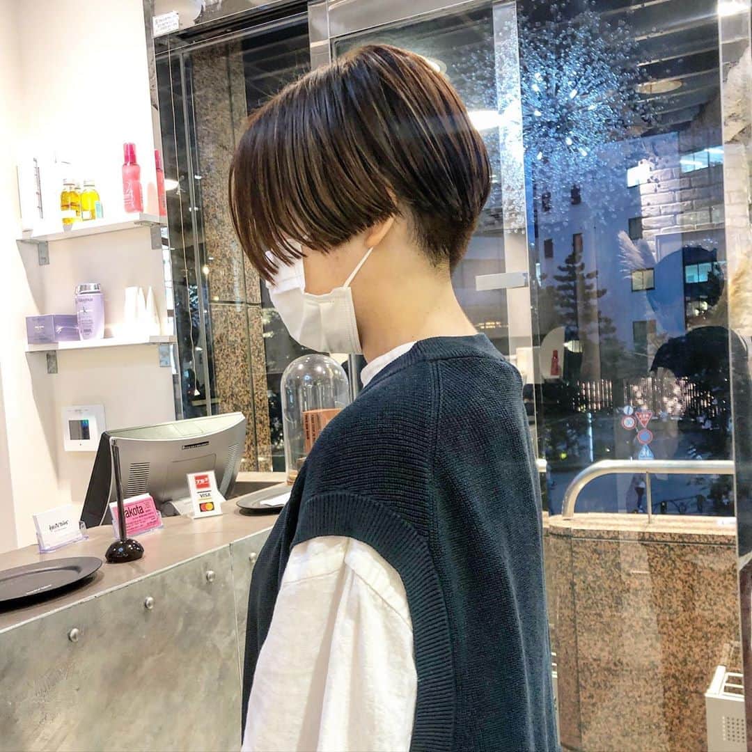 佐藤 渚さんのインスタグラム写真 - (佐藤 渚Instagram)「1直線にぱつっとハンサムショートが可愛い  #ショート#ぱつっとショート#ハンサムショート#ショートハイライト」9月25日 7時08分 - nagisa_1222