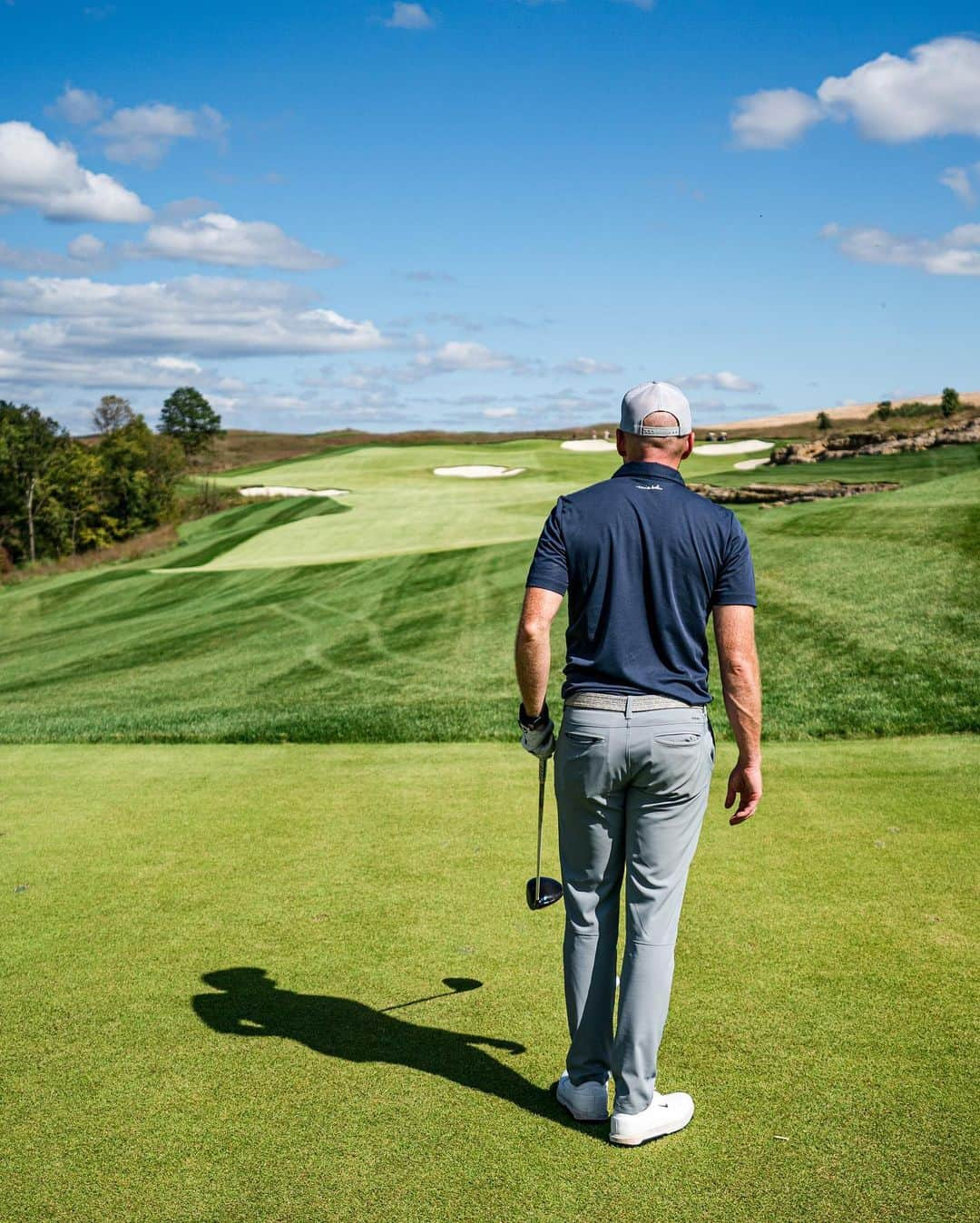 Dude Perfectさんのインスタグラム写真 - (Dude PerfectInstagram)「Payne’s Valley! 🙌 Had an unreal time at the opening of Tiger’s new course this week! Thanks to @bassproshops for having us out—already can’t wait to get back to this golf Mecca in the Ozarks. 🐅⛳️」9月25日 7時20分 - dudeperfect