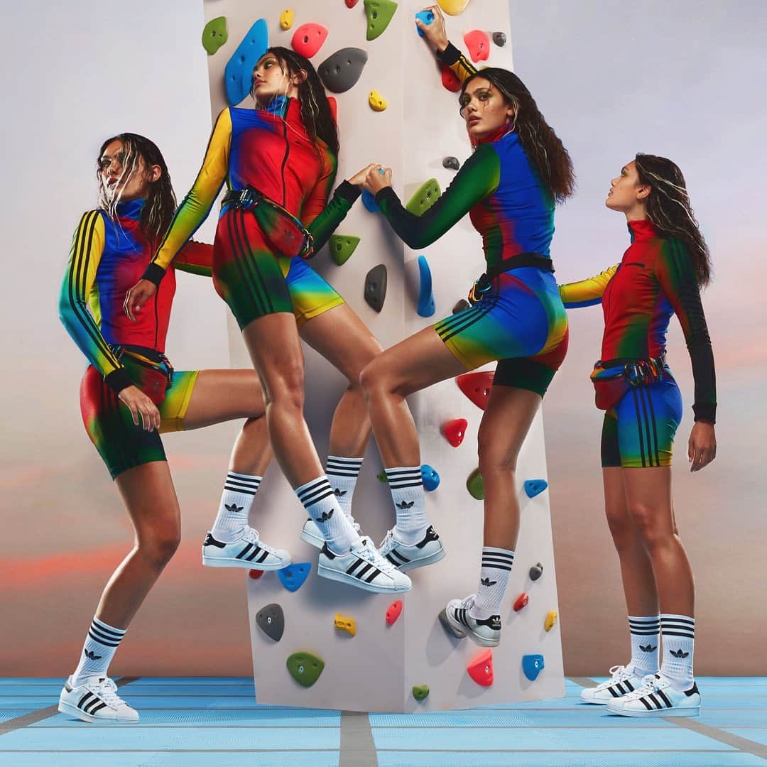 adidas Womenさんのインスタグラム写真 - (adidas WomenInstagram)「Paolina Russo (@paolina_russo) puts sports, textile innovation and bold use of color at the heart of her design philosophy.⁣ ⁣ See more of her collection now at adidas.com/paolinarusso」9月25日 7時23分 - adidaswomen