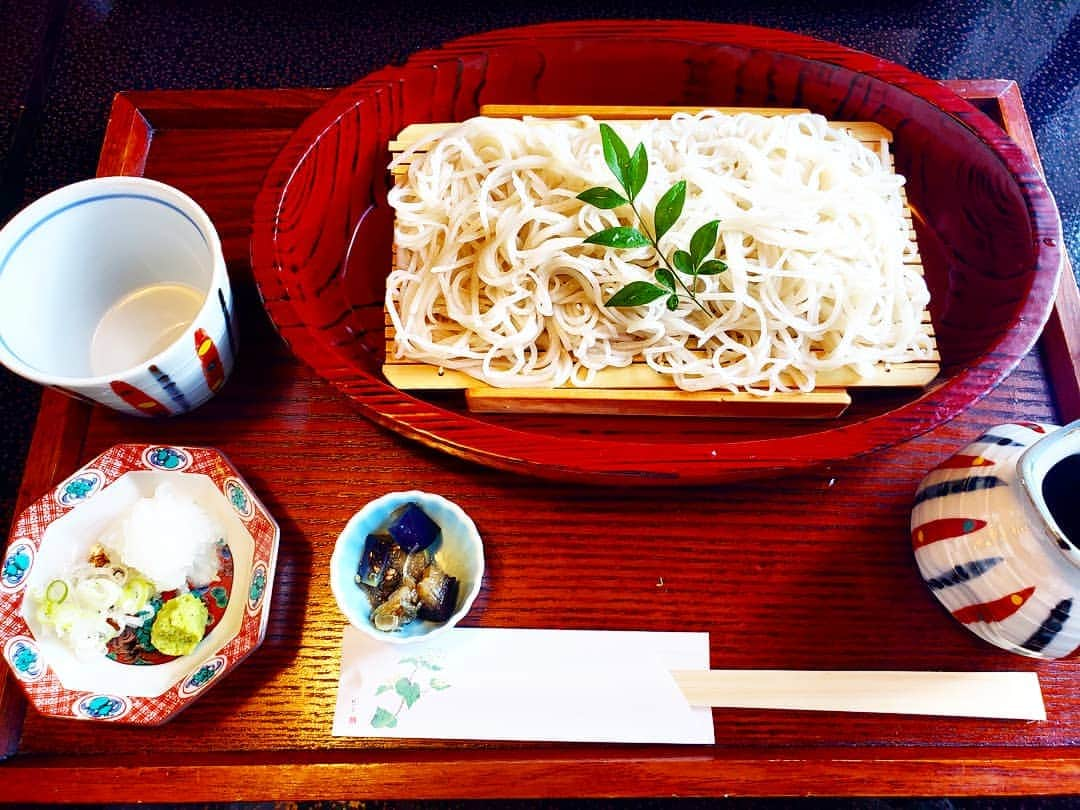 Hiromi Tomiiさんのインスタグラム写真 - (Hiromi TomiiInstagram)「一時間ちょっとならんで 食べたおそば😊 . 楽しかったし幸せ😊 . . #旅行#石川#石川県#ishikawa#加賀#kaga #japan #trip#旅行コーデ #旅好きさんと繋がりたい#旅行好き女子#旅好き女子#旅スタグラム #fashionpost#アラサーコーデ#コーディネート探検隊#着回しコーデ#お写んぽ #旅行好きな人と繋がりたい #写真好きな人と繋がりたい」9月25日 7時37分 - hiromi.tomii