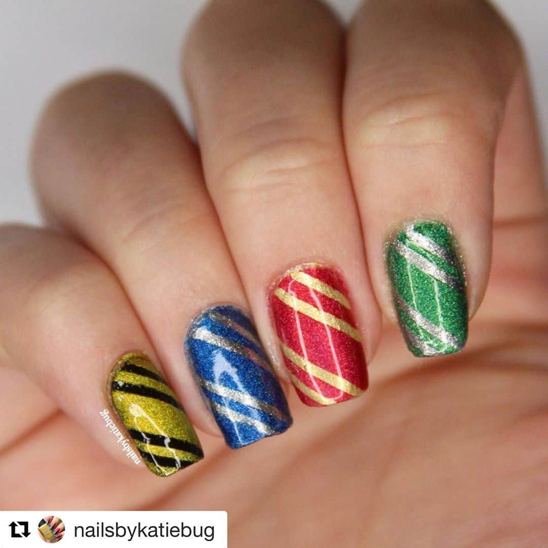 Nail Designsさんのインスタグラム写真 - (Nail DesignsInstagram)「Credit: @nailsbykatiebug  ・・・ Harry Potter house nails inspired by @olicake.nails !!! • • • #holotaco #harrypotter #harrypotternails #nailspafeature #nailartfeature #stripednails #nails #nailpolish #nailart #nailartist #nails💅 #nailart💅 #💅 #nailartist💅 #nailartinspiration #nailartinspo #nailartinspiration💅 #opi #opiobsessed #coloristheanswer #coloristheanswer🌈 #essie #nailsofinstagram #nailsoftheday #nailsoftheweek #longnails #bluenails #rednails #rainbownails #naildesign @holotaco @opi」9月25日 7時49分 - nailartfeature