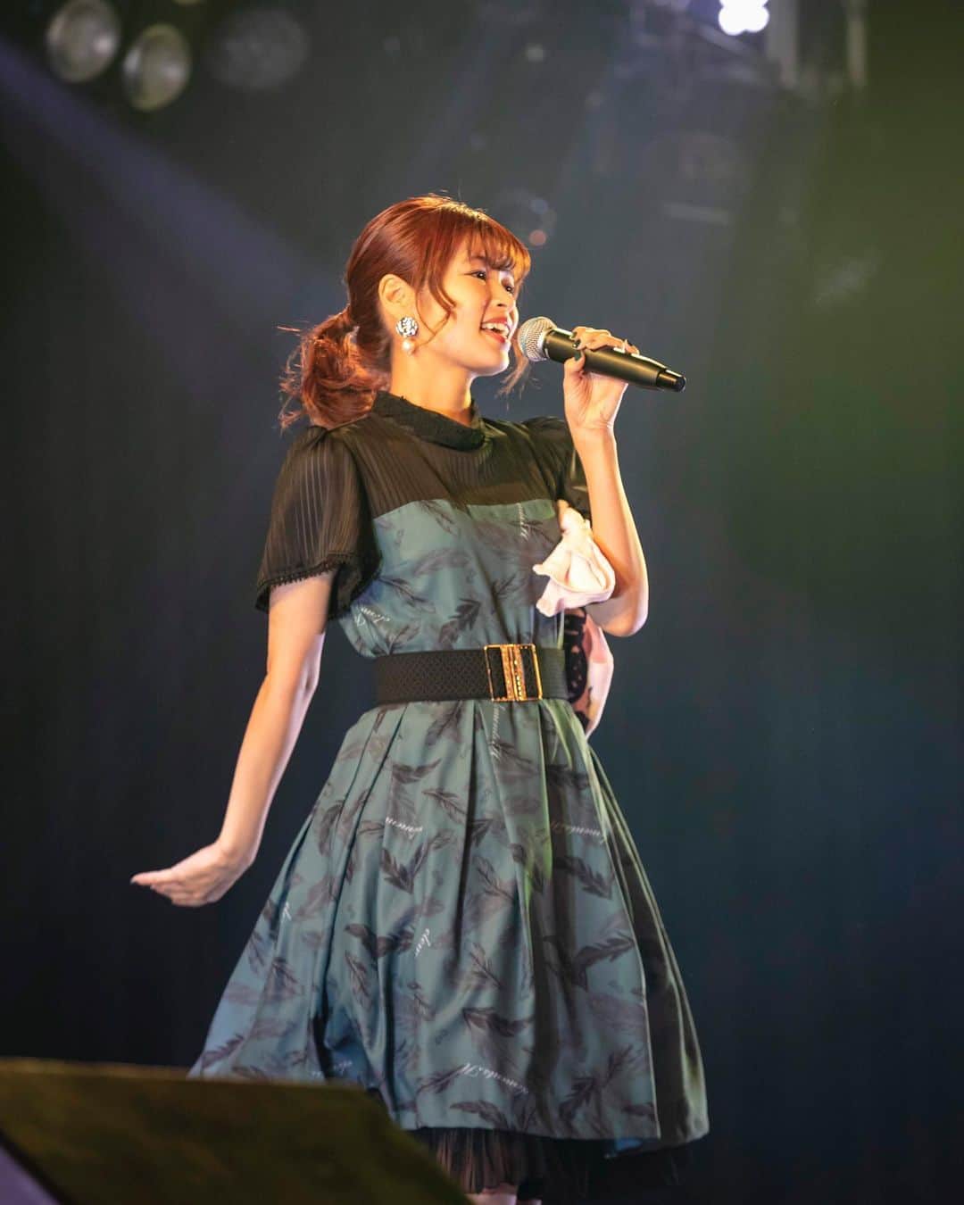 のインスタグラム：「毎年恒例の事務所のお祭り🎶 ＜UNiON STAR’S 2020＞ お客様には色々と対策にもご協力頂き、スタッフ、出演者みんなも充分に気をつけて、今年も開催できました😊🎶 ありがとうございました✨ まだ元通りとはいきませんが、今の環境で出来ることをやっていけたらなと思います。 やっぱり生のLIVEはいいなぁ✨  早く元通りになる事を願いつつ、今後も変わらずに歌を届けていきたいと思います。  #live #music #singer」