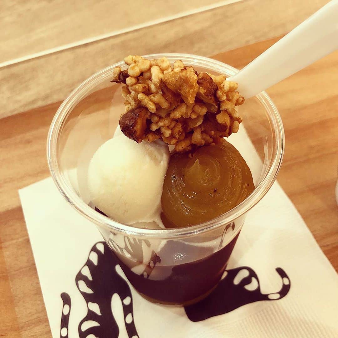 西山由のインスタグラム：「Parfait de marrons chez Toraya.」