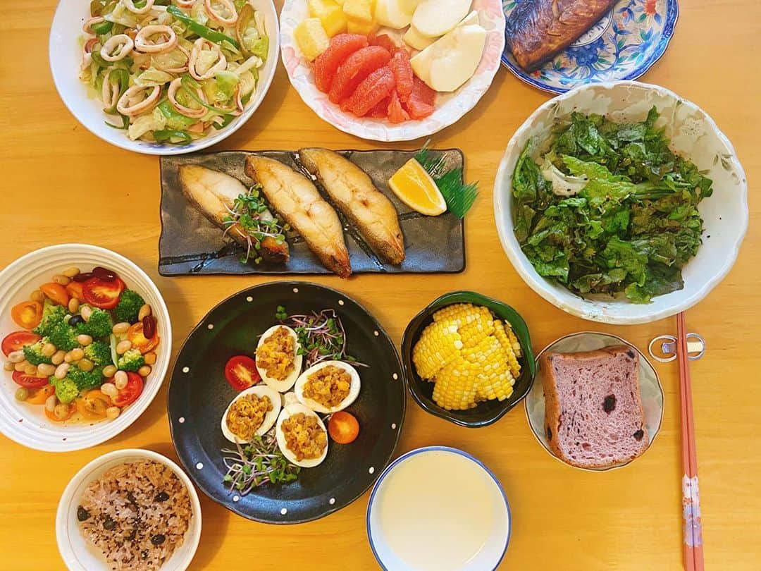 のインスタグラム：「美好一天从“妈小厨”👩🏻‍🍳的早餐开始💗 幸せな一日は母に作ってもらった朝食から🙏🏻」