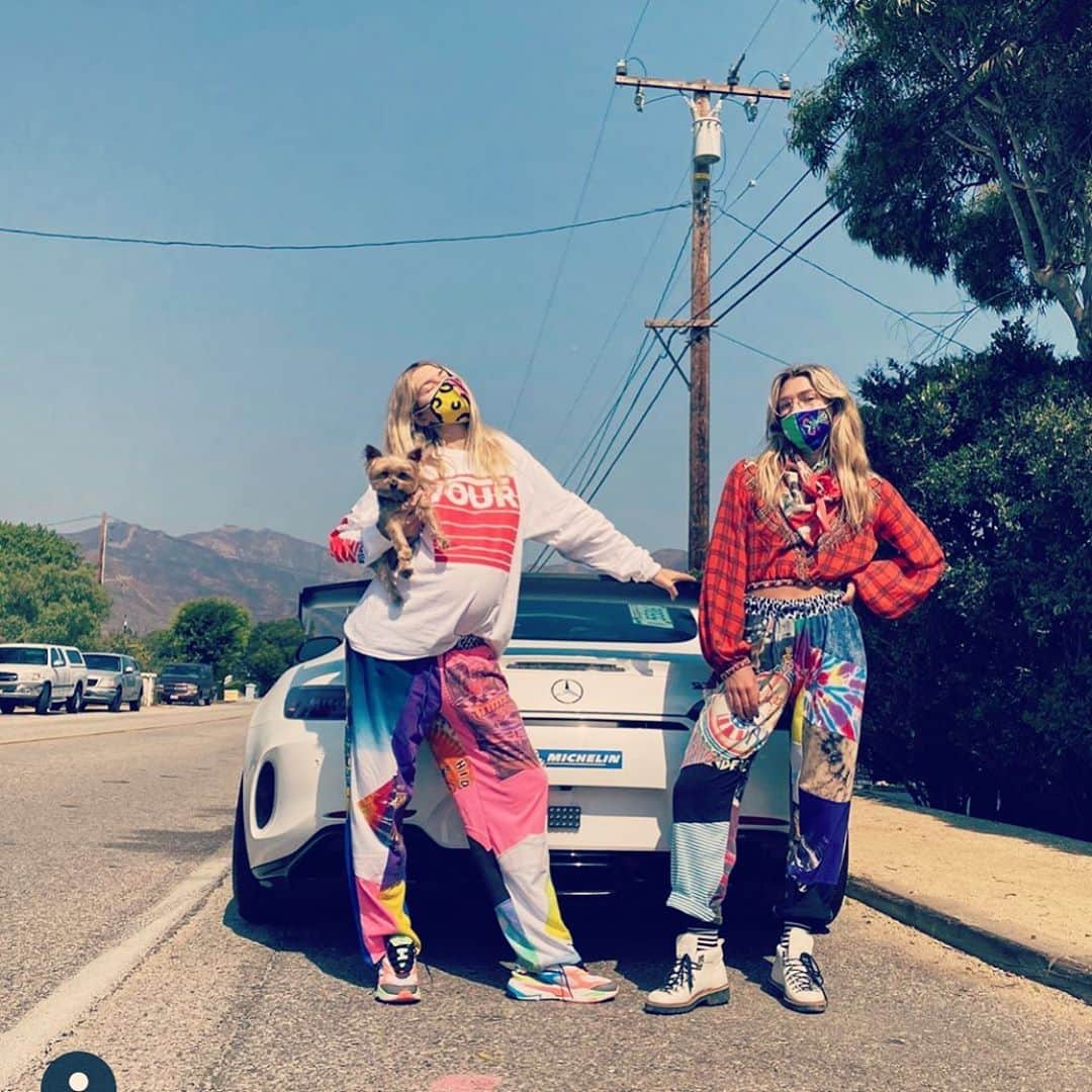アシュリー・ハートのインスタグラム：「What they said..  @jameskirkham @jesshart  ✂️ @rcnstrct  🚙 @race.service  📖 @convicts  🐶 @theadventuresoffloyd」