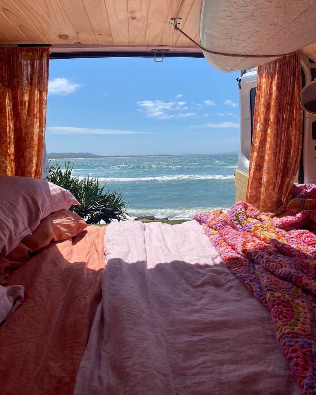 SPELLさんのインスタグラム写真 - (SPELLInstagram)「Our @_lucyinthesky has taken to the coast in her van she turned into a little campers dream ~ how cute is her curtains she made from our Anne fabric {and crochet blanket her mum handmade for her!!} 🙏💕 living the dream Lulu!」9月25日 8時43分 - spell