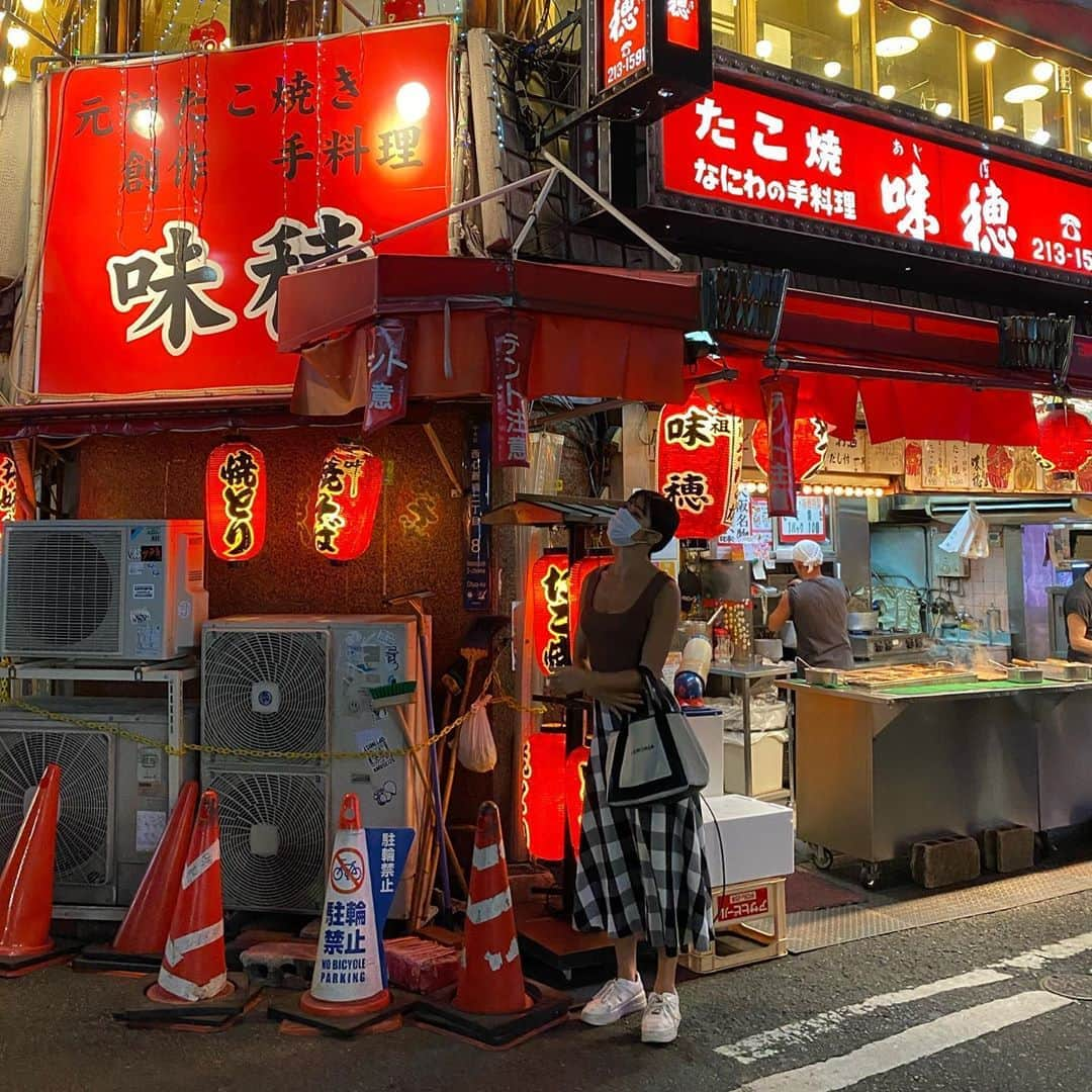 とももとももさんのインスタグラム写真 - (とももとももInstagram)「大阪詰め合わせ🐙 『玉出』ヤバすぎて好きすぎる笑 . #大阪 #大阪グルメ #玉出 #通天閣 #新世界 #ootd #とももともも #フィグラ女子 ##bestbodyjapan #フィットネス女子 #レースクイーン#筋トレ女子 #筋トレ #ワークアウト女子  #腹筋女子 #美尻 #ダイエット方法  #ダイエット #グラビアアイドル #フィットネス女子 #フィットネスモデル #トレーニング #トレーニーと繋がりたい」9月25日 9時15分 - coco_max0610