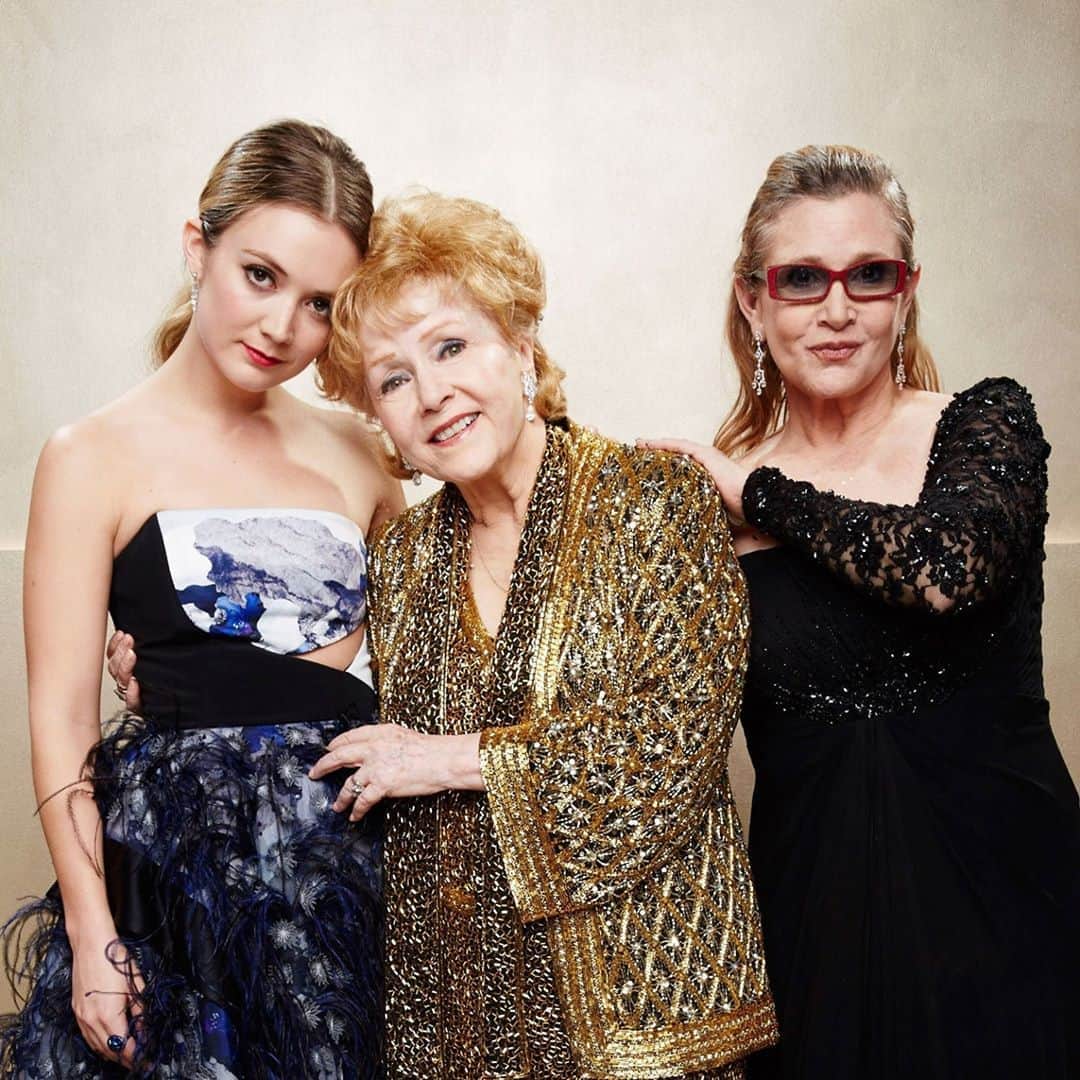 WHO WHAT WEARさんのインスタグラム写真 - (WHO WHAT WEARInstagram)「Surprise! Billie Lourd just welcomed her first child, and the name she chose honors her late mother, Carrie Fisher. 💛 Tap the link in bio for her adorable announcement. photo: getty images」9月25日 9時50分 - whowhatwear