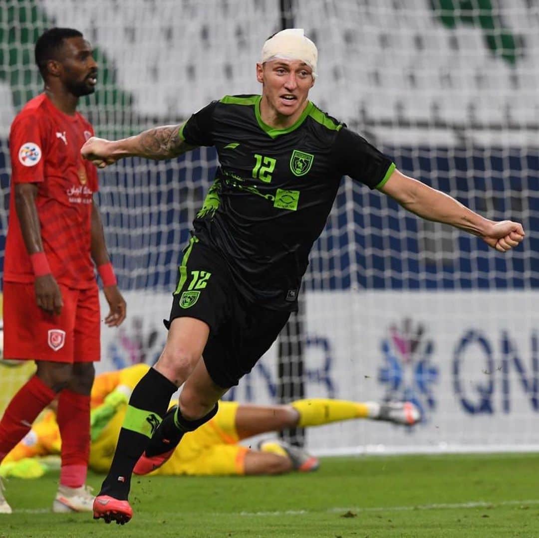 ミッチェル・デュークのインスタグラム：「Buzzing to get my first goal for @altaawounfc and so proud of the boys to get this win and to get to the knockout stage of the Asian Champions League @theafchub for the first time in the clubs history 💪🏼🐺」