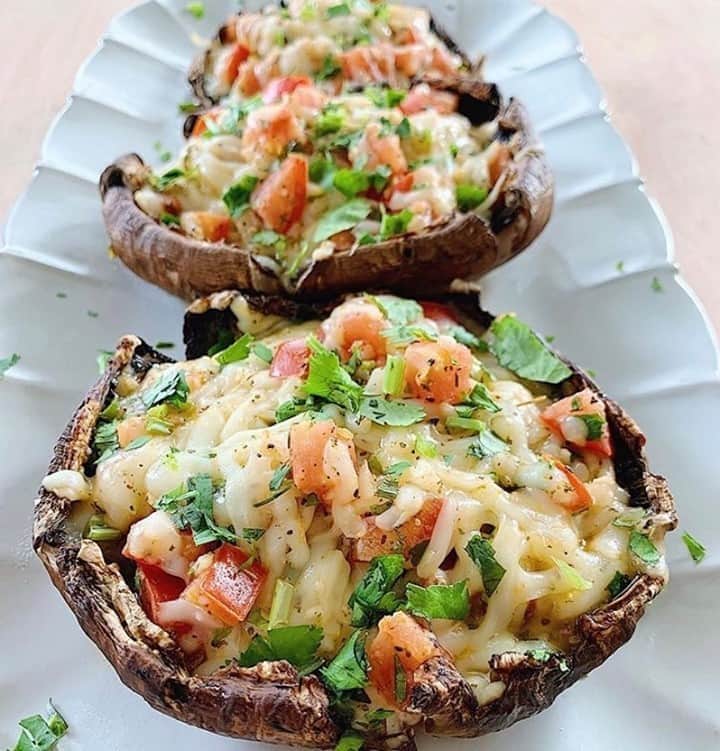 Flavorgod Seasoningsさんのインスタグラム写真 - (Flavorgod SeasoningsInstagram)「CAULIFLOWER STUFFED PORTOBELLO MUSHROOM!⁠ -⁠ 📷: @healthyouwithgina⁠ -⁠ KETO friendly flavors available here ⬇️⁠ Click link in the bio -> @flavorgod⁠ www.flavorgod.com⁠ -⁠ Flavor God Seasonings are:⁠ ➡ZERO CALORIES PER SERVING⁠ ➡MADE FRESH⁠ ➡MADE LOCALLY IN US⁠ ➡FREE GIFTS AT CHECKOUT⁠ ➡GLUTEN FREE⁠ ➡#PALEO & #KETO FRIENDLY⁠ -⁠ #food #foodie #flavorgod #seasonings #glutenfree #mealprep #seasonings #breakfast #lunch #dinner #yummy #delicious #foodporn」9月25日 10時01分 - flavorgod