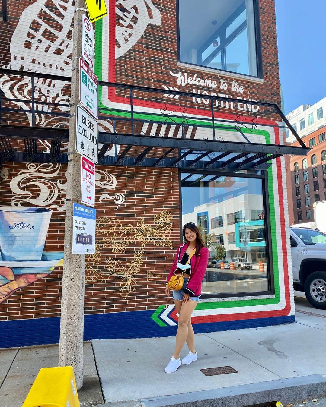 ポーナノン・ファトラムさんのインスタグラム写真 - (ポーナノン・ファトラムInstagram)「One day in Boston🥰🤩 #qualitytimewithsis❤️」9月25日 10時17分 - waen_pornanong