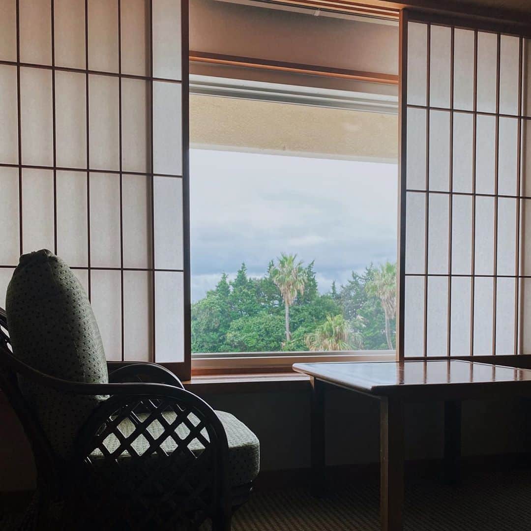 のインスタグラム：「.﻿ ﻿ みなさんgotoキャンペーン使いましたか❔  わたしはこの前初めて使って お得で最近は旅行サイトばかり眺めてます💡 ﻿ 京都にいくなら❔﻿ おすすめspotあったら教えてくださ〜い。﻿ 紅葉はまだだし、どこにいったらいいのか❔﻿ ﻿ ﻿ ご飯屋さんランチのおすすめもあれば知りたいです👅」