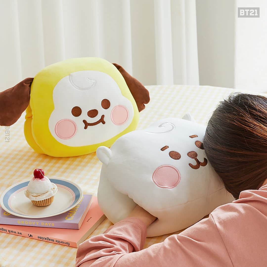 BT21 Stars of tomorrow, UNIVERSTAR!さんのインスタグラム写真 - (BT21 Stars of tomorrow, UNIVERSTAR!Instagram)「A small pocket of coziness #BT21 BABY #HandWarmer Pillow ⠀ Go on, take a short nap. 💜 ⠀ ✔️Useful on desk-naps ✔️Warm your hands up inside ✔️Works as a seat cushion ✔️Add more warmth with a hot pack ⠀ [Global] Shop now👉Link in bio ⠀ [Korea] Shop now👉Link in bio 📢10% off for renewal of NAVER gift ⠀ #BT21BABY #HandWarmerCushion #NapPillow #PlushPillow #FacePillow #Comfort」9月25日 10時32分 - bt21_official