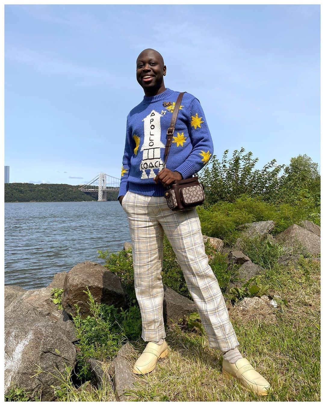 コーチさんのインスタグラム写真 - (コーチInstagram)「Comedian, actor and television personality #BobTheDragQueen brings a whole lot of ⭐ power to #CoachForever, photographed here at George Washington Bridge Park in NYC. “The future of fashion will be more dabbing, more woah-ing, and more purses,” he says. . . Bob wears our limited-edition “A Love Letter to New York” Buy It Now Space Sweater. Shop it now via the link in bio. . . #CoachForever is our Spring 2021 collection, presented in collaboration with #JuergenTeller and the #CoachFamily. Crafted to last, it features new, vintage and archival styles.   Photographer: #JuergenTeller Creative Partner to Juergen Teller: #DovileDrizyte Stylist: #OlivierRizzo With thanks to #AshleyBrokaw, #GuidoPalau and #PatMcGrath. #CoachNY」9月25日 10時59分 - coach