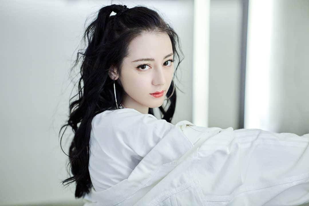 ディルラバ・ディルムラット（Dilraba Dilmurat）さんのインスタグラム写真 - (ディルラバ・ディルムラット（Dilraba Dilmurat）Instagram)「#迪丽热巴 #热巴 #胖迪 #小迪 #dilirebadilmurat #dilireba #dilraba #dilrabadilmurat」9月25日 10時52分 - dilrabalovers_