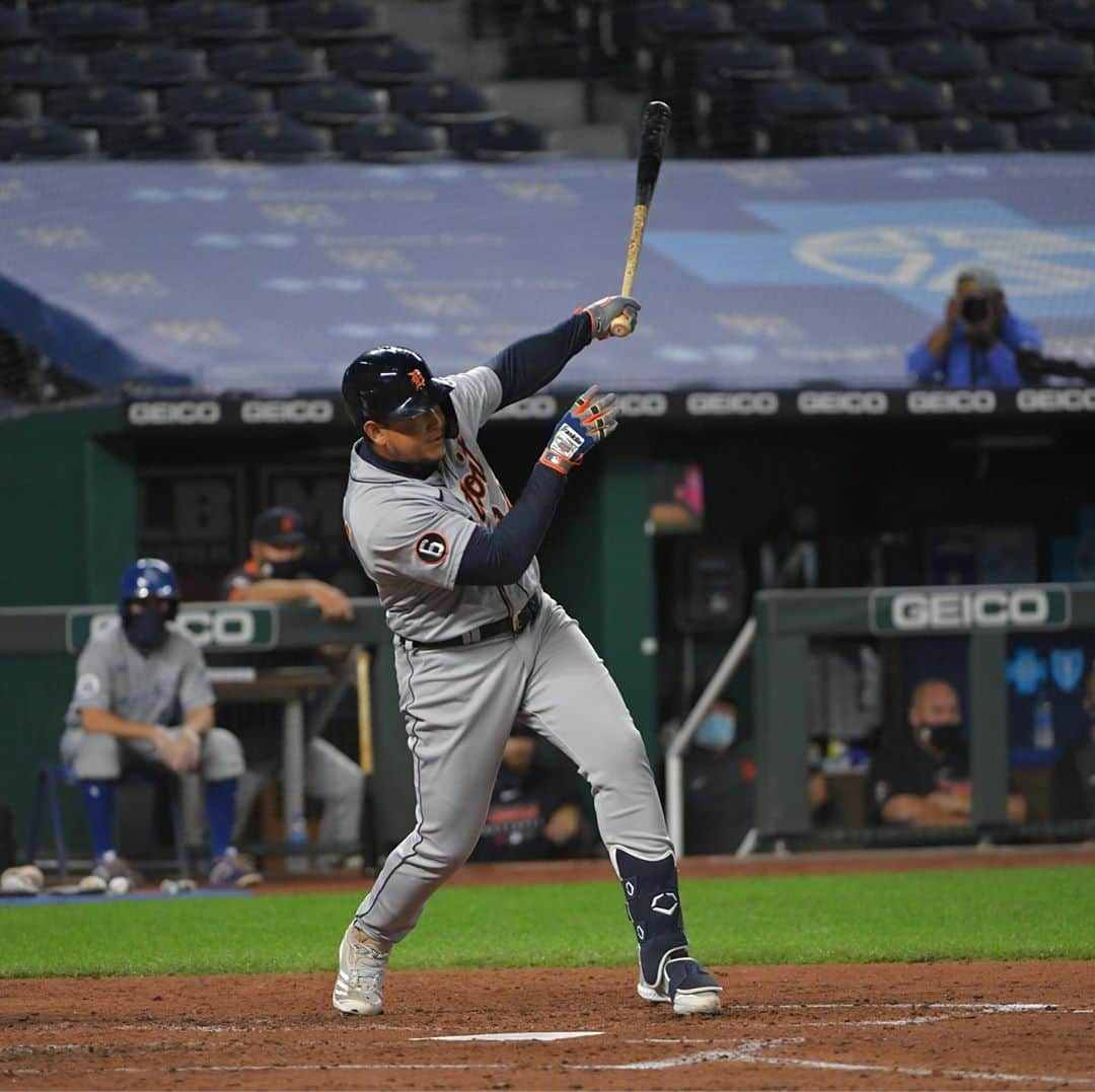 デトロイト・タイガースさんのインスタグラム写真 - (デトロイト・タイガースInstagram)「Miggy made a 450-foot homer look easy. 😳」9月25日 10時58分 - tigers